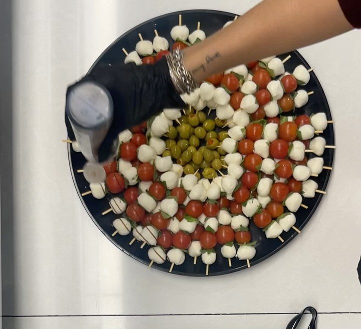 Simple but effective! 🍅 Our tomato caprese skewers bring fresh, bright flavor to any spread. #CateringKitchen #HappyHour #GF #Vegetarian
