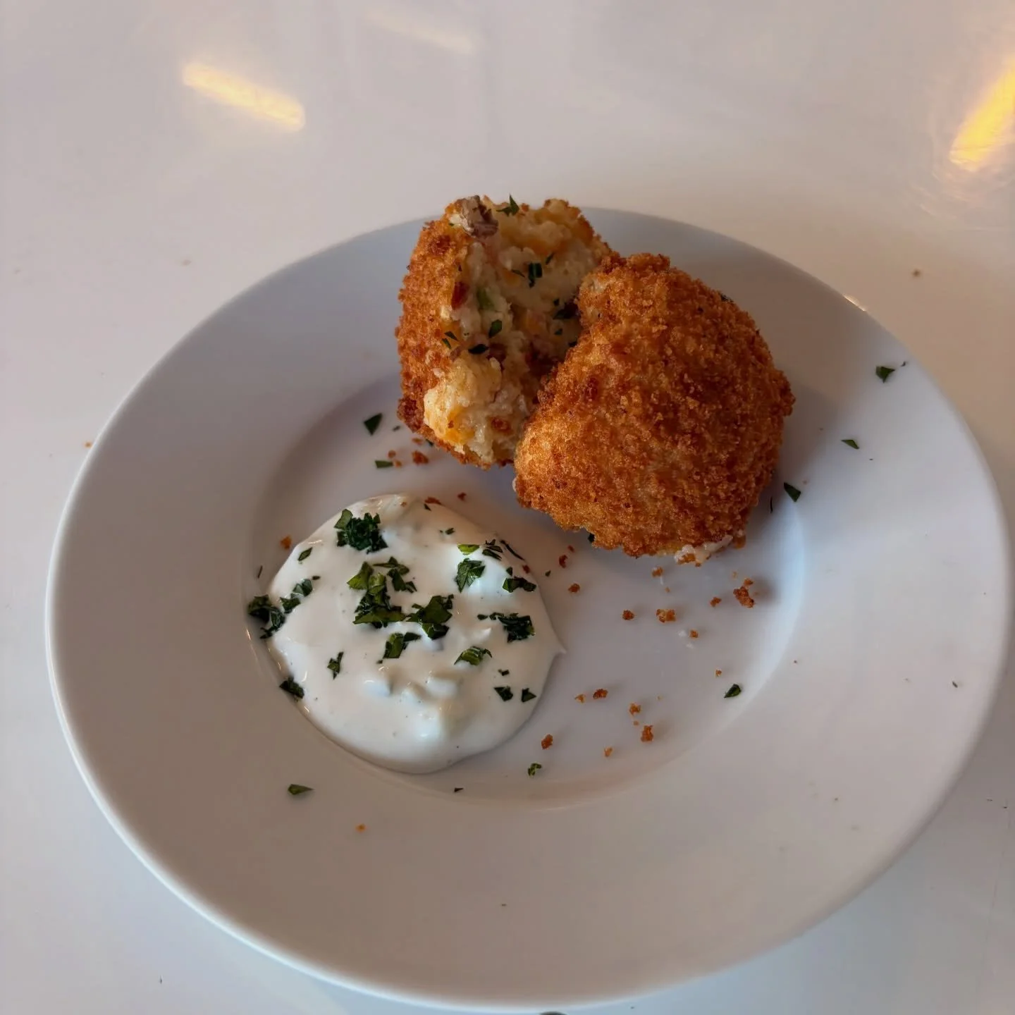 These Giant Loaded Tater Tots served with our special Sour Cream &amp; Onion sauce off our Super Bowl Buffet won&rsquo;t last long on game day! 😋🤤

Super Bowl buffet orders are still open, call us today! 🏈

#RelishCateringKitchen #SuperBowlCaterin