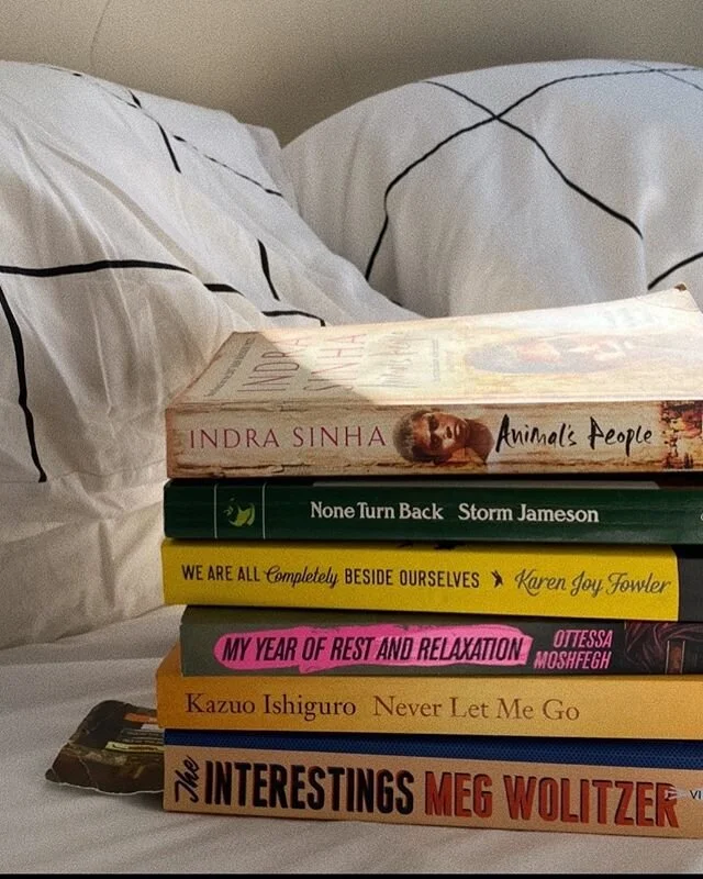 I read some very good books in April. You can read my (short) reviews of them as well as all the film, TV and podcasts I consumed last month in my latest blog post. Link in bio 📚