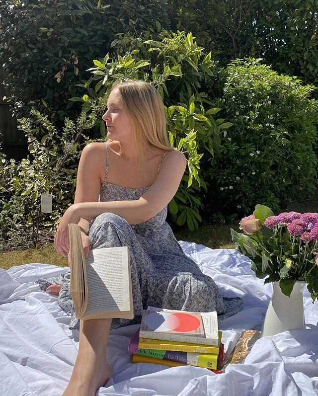 This month's Monthly Media Catch Up is now on my blog and it's another big one with lots of book, tv, film, podcast and article recommendations 🪐 link in bio