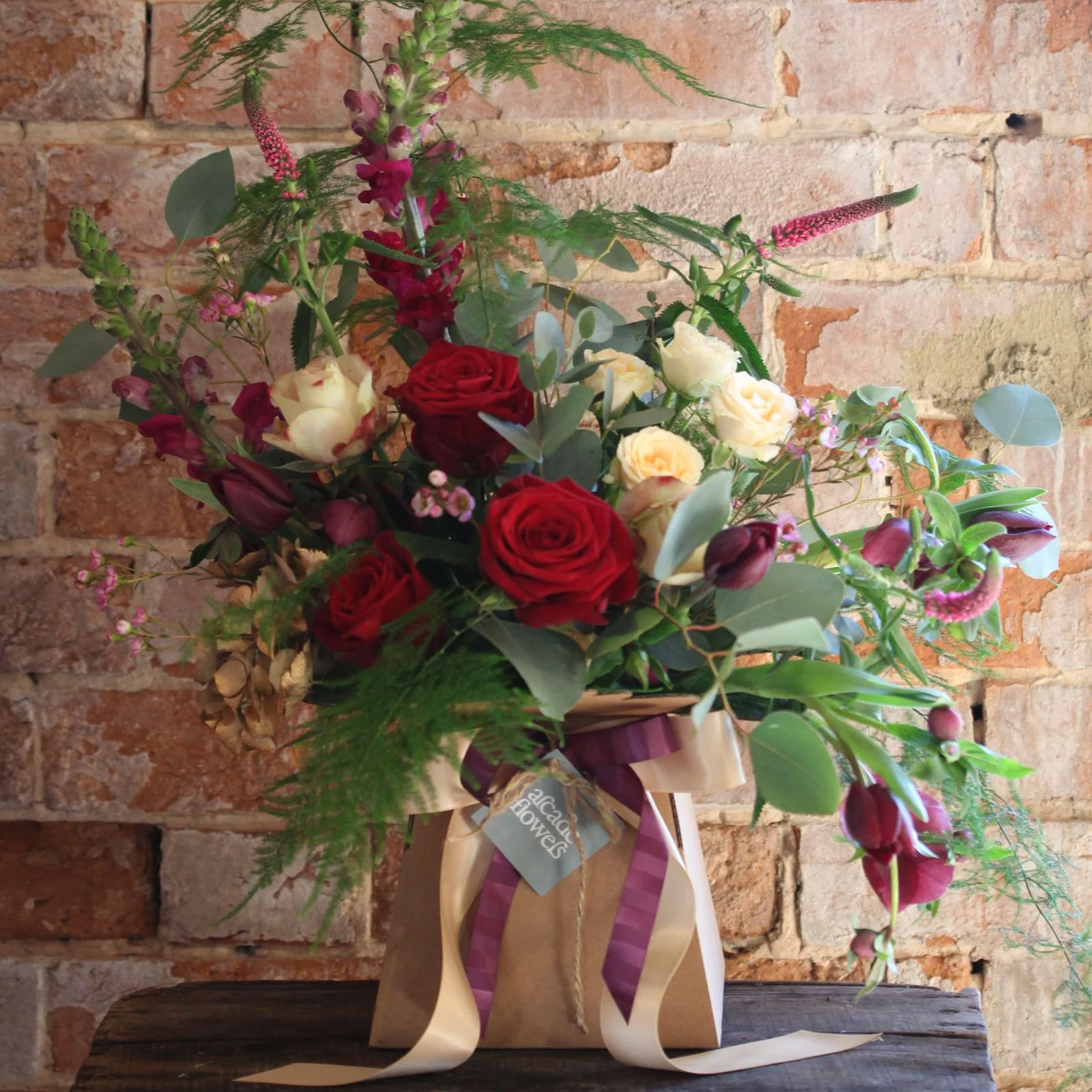 Valentine's Day Flowers Roses Delivered in Ringwood, Verwood — Arcade
