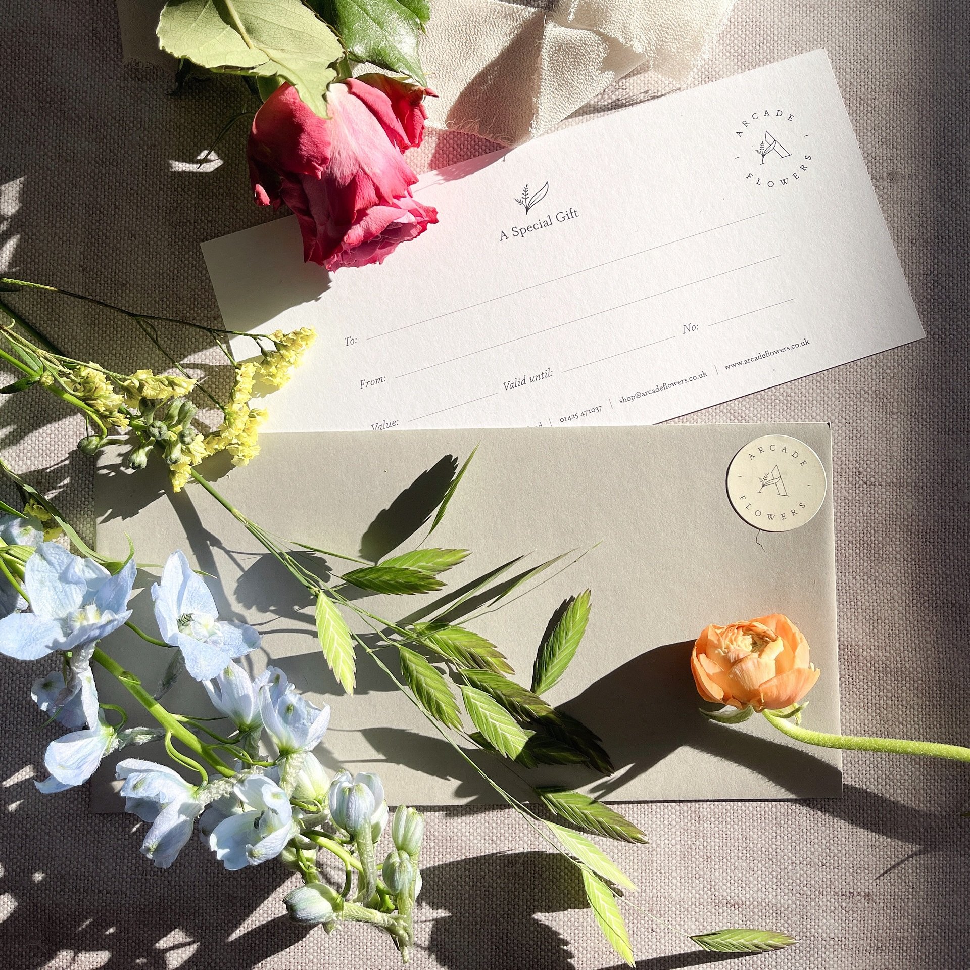 Stuck for spring and summer gift ideas for friends and loved ones? You can order one of our floral gift vouchers and let them choose their own flowers and when they get delivered - head to the link in today&rsquo;s Stories to order yours...
.
.
#flor