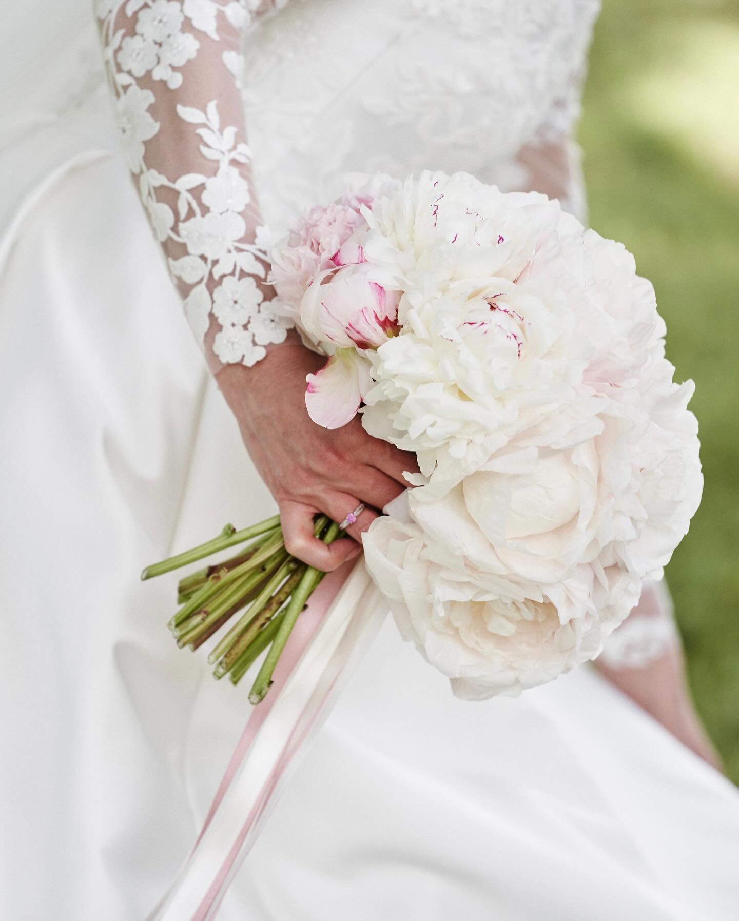 Celebrating peony season with a look back to @lottiealottie &lsquo;s stunning spring bouquet - swipe through for the perfect pale peony pink set against a sunny May day 🌸
Photography by @david_wheeler_photography
.
.
#peonybridalbouquet #peonies #pe