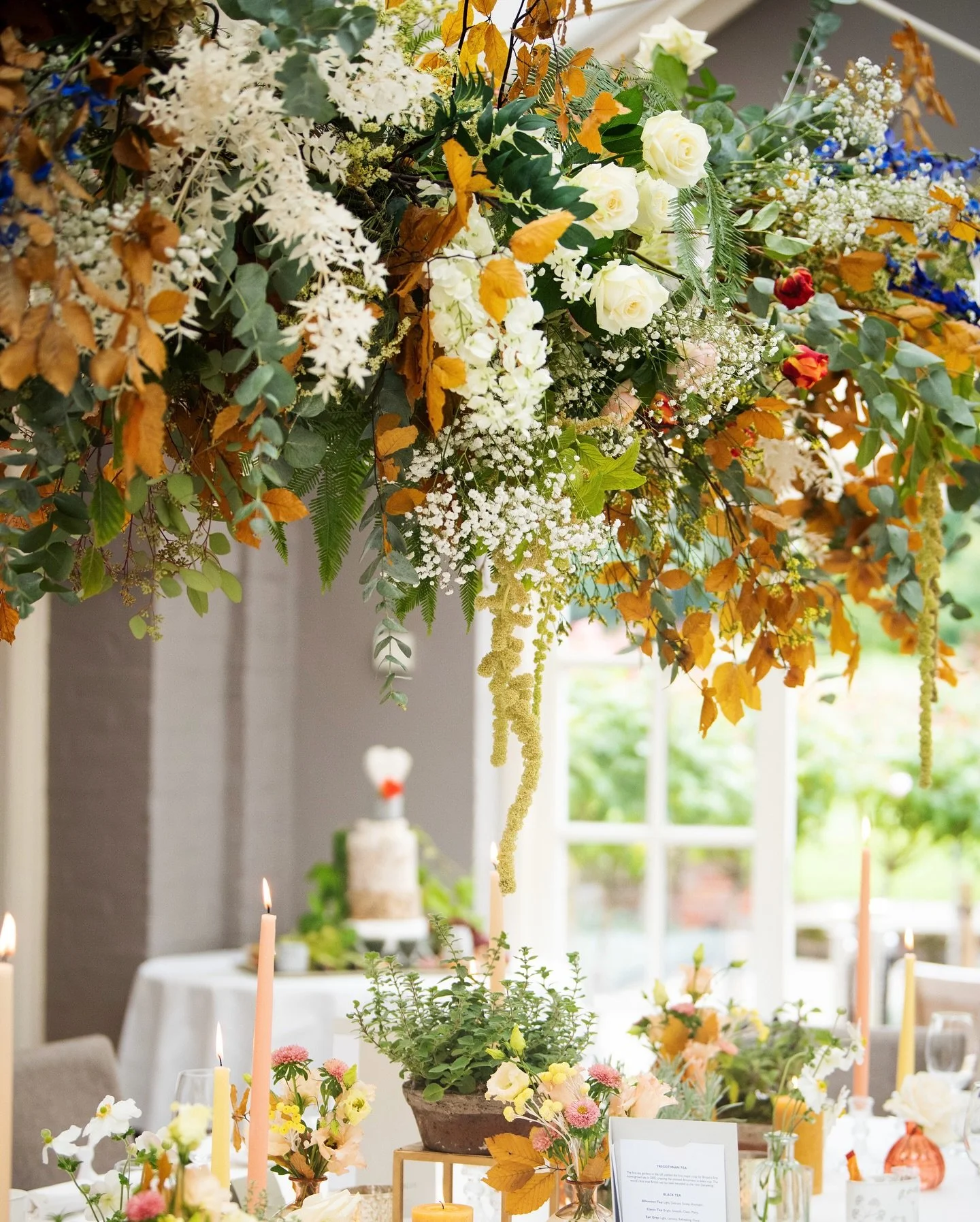 We&rsquo;re celebrating the fact that it&rsquo;s now October with beautifully autumnal wedding reception flowers 🍁🌾🍂✨
Photography by @abichadwickphotography
Venue: @chewtonglen @cgweddgings
⠀⠀⠀⠀⠀⠀⠀⠀⠀
autumn wedding flowers, hampshire wedding flori