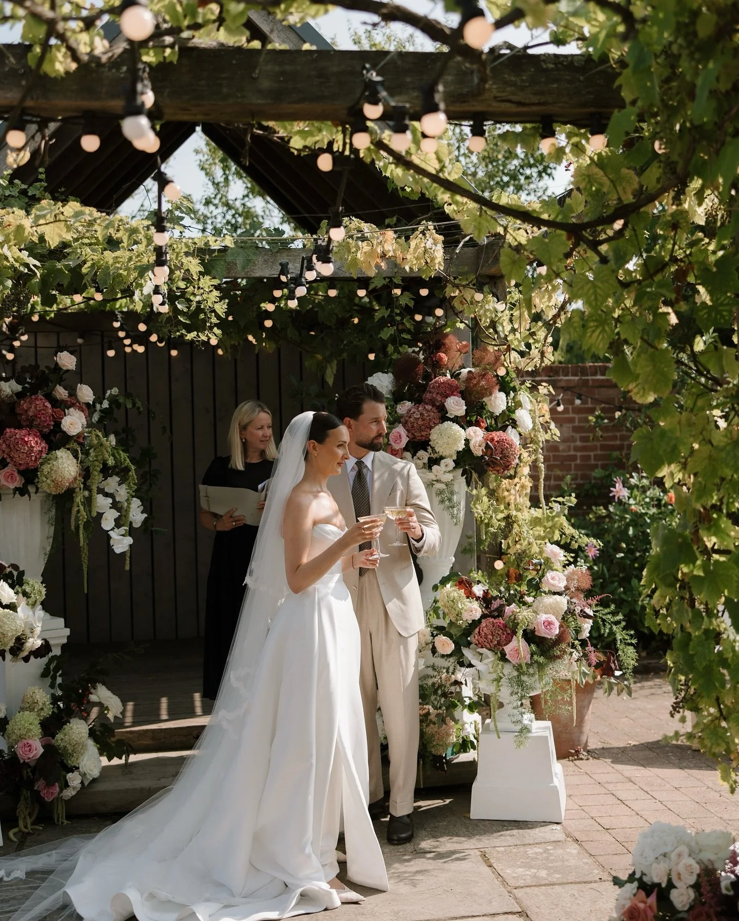 Shades of summertime in a floral palette from blush through to crimson, a gorgeous bride and groom and champagne in the sunshine... is there anything better?
@georginaelizat @brendansdavis_
Photography @nadinelorettaphotography
Venue @cgweddings @che