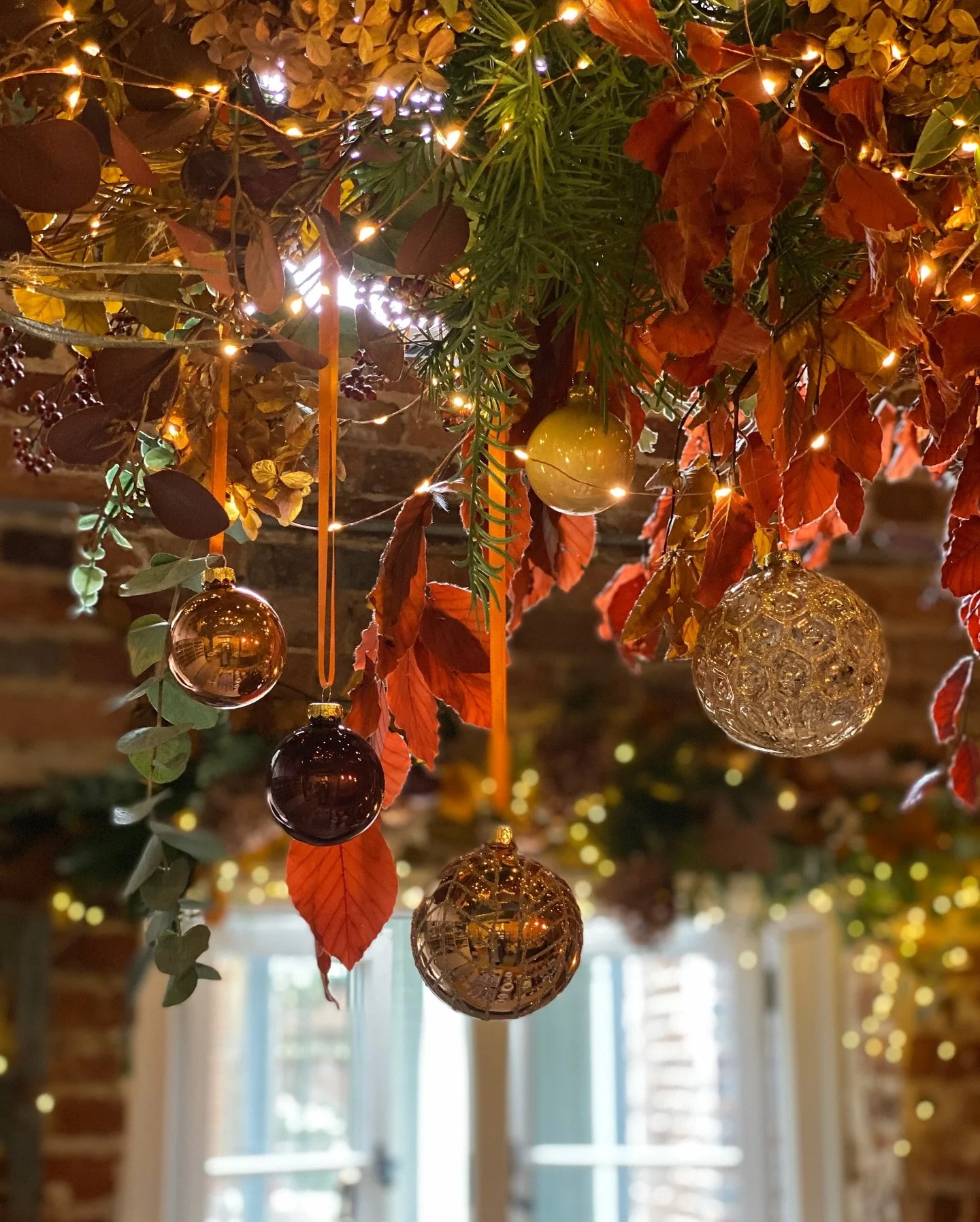 Revisiting Christmas spirit past at @lovetobskincare for inspiration in Holiday Season decor texture and tone. Have you started thinking about the festive season yet?
⠀⠀⠀⠀⠀⠀⠀⠀⠀
bespoke christmas styling, seasonal styling, christmas botanicals, artisa