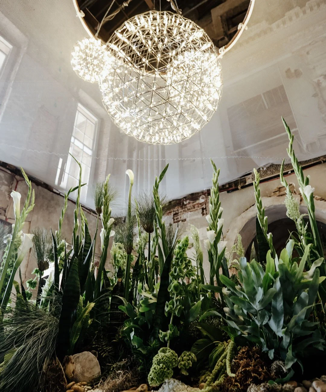 Subaquatic event styling for Facebook summer party with botanical textures