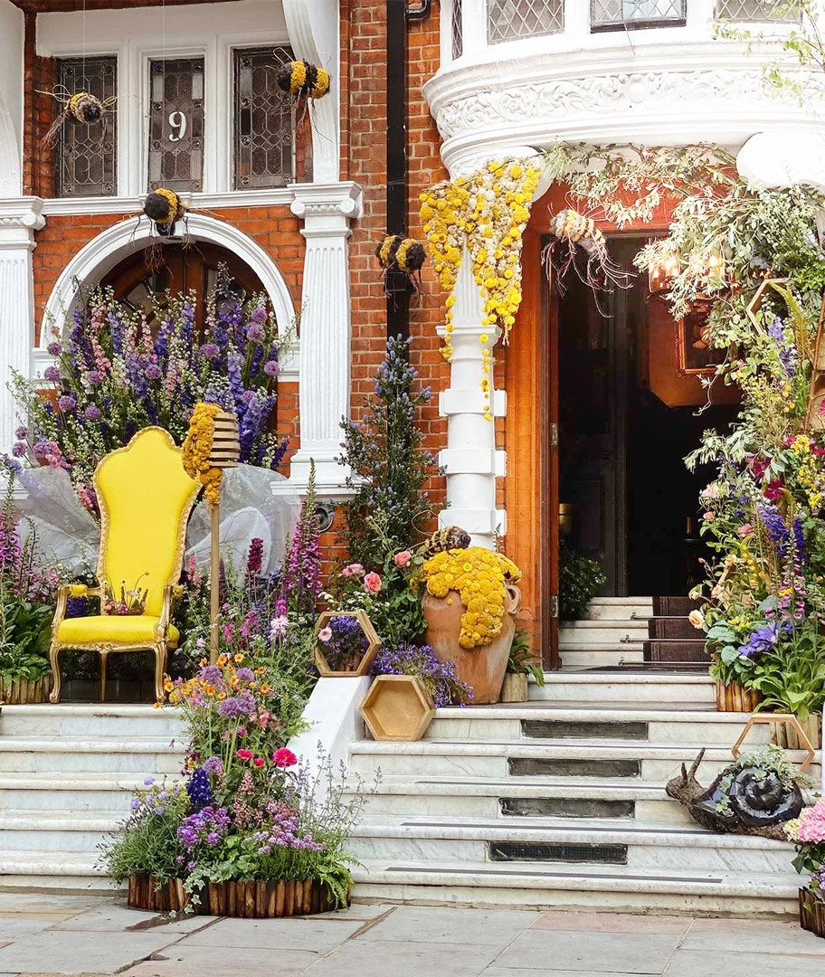 A huge display flowers along the theme of Queen Bee at the Chelsea in Bloom 2024 competition.