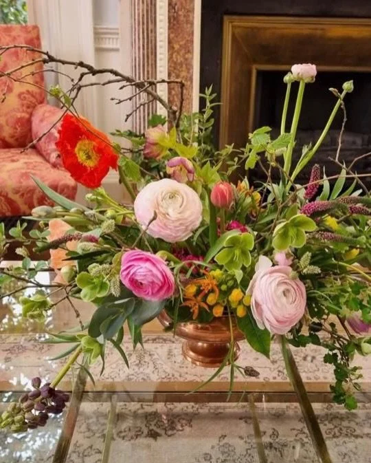Looking on the bright side... scroll for a healthy injection of colour to celebrate that we&rsquo;re 3/4 of the way through January! 
Flowers from a @boden press event
Event planning @marble_ldn
⠀⠀⠀⠀⠀⠀⠀⠀⠀
fresh cut flowers, event florals, artisan flo