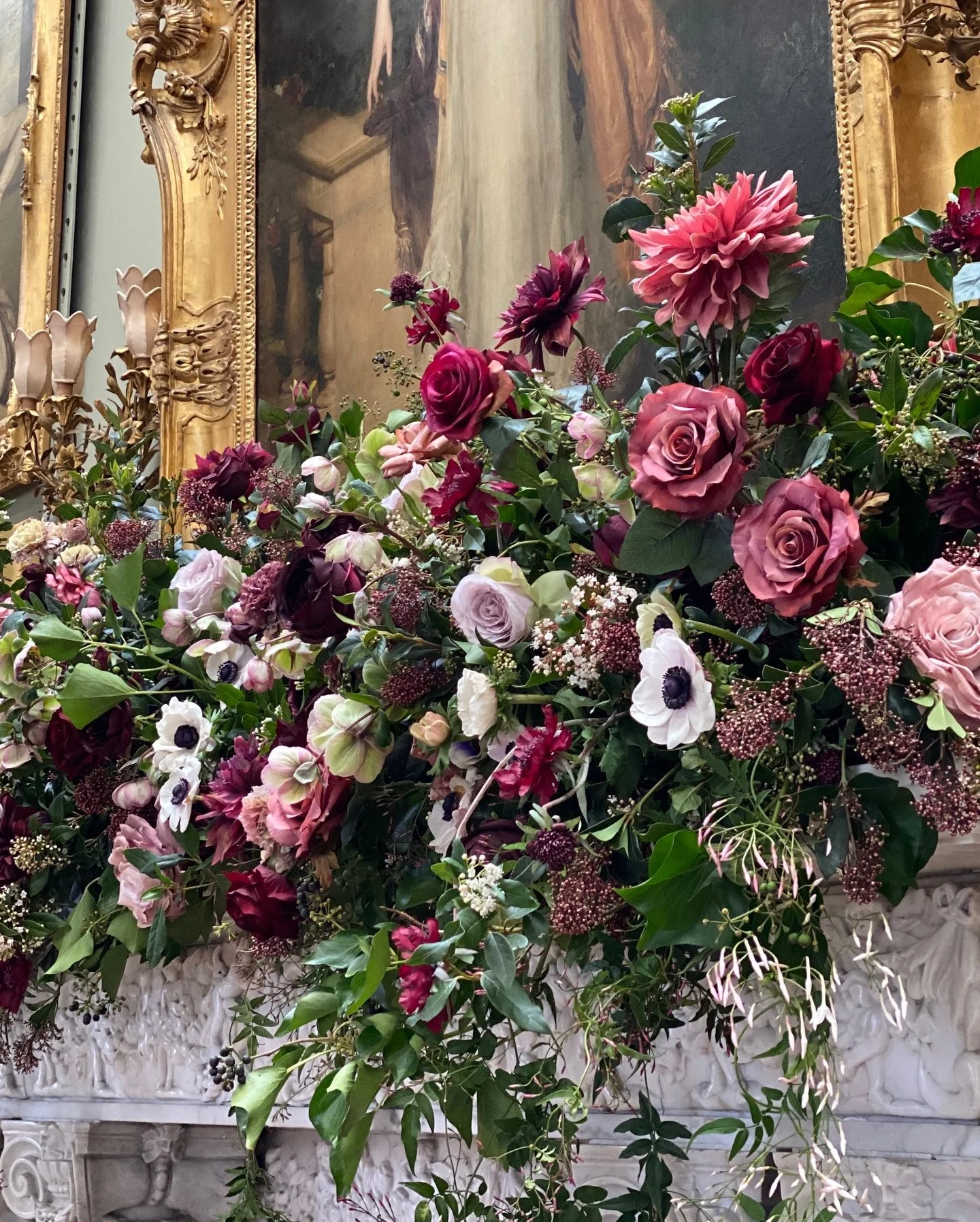 Fireplace fabulousness and an array of botanical beauty from the time that we styled flowers for a @hellosunshine production on @appletv ... said oh so casually!! 😊️ It was honestly an amazing day and I still can&rsquo;t believe we were involved. Ha