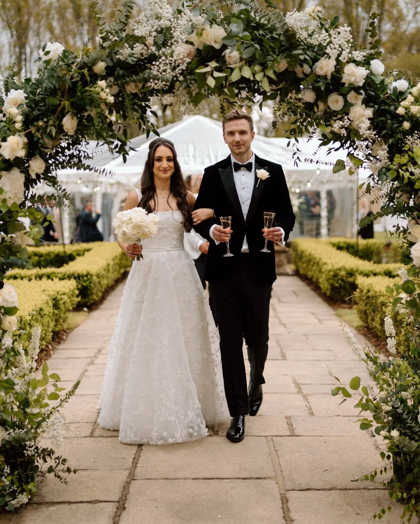 A PSA to all couples planning their wedding flower styling... floral archways have been proven to induce waves of joy and extra wedding day kisses... ✨ 😘 🥰
Photography by @fireandice
⠀⠀⠀⠀⠀⠀⠀⠀⠀
bridal flowers, floral archway, Hampshire wedding flori