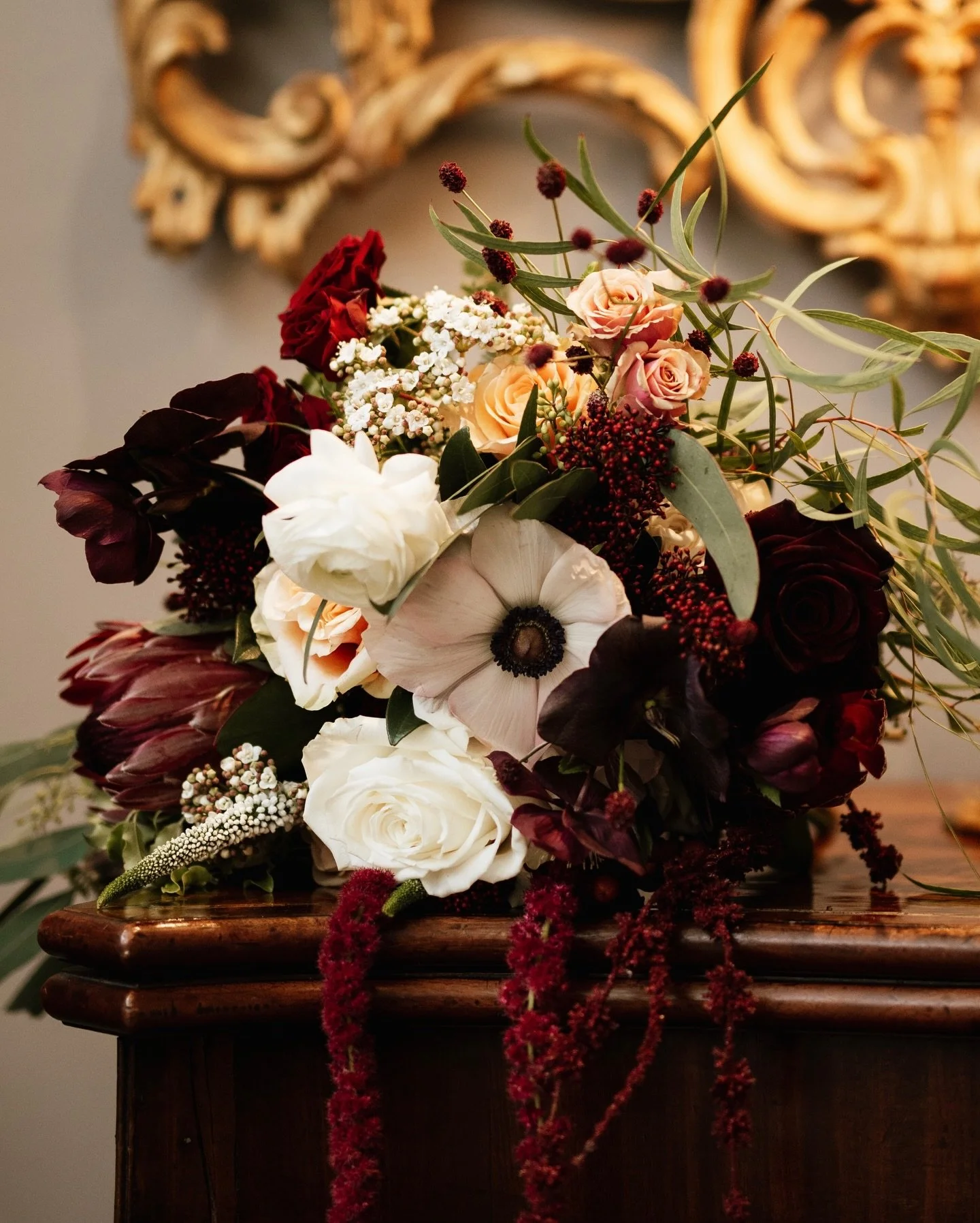 Eight bridal bouquets from 2025 spanning all four seasons... which is your favourite? 💐 ❤️
Photography in order:
1 @robingoodladphotography
2 @annafowlerweddings
3 @laura.dean.photography
4 @alexwysockiphotography
5 @laura.dean.photography
6 @nadine