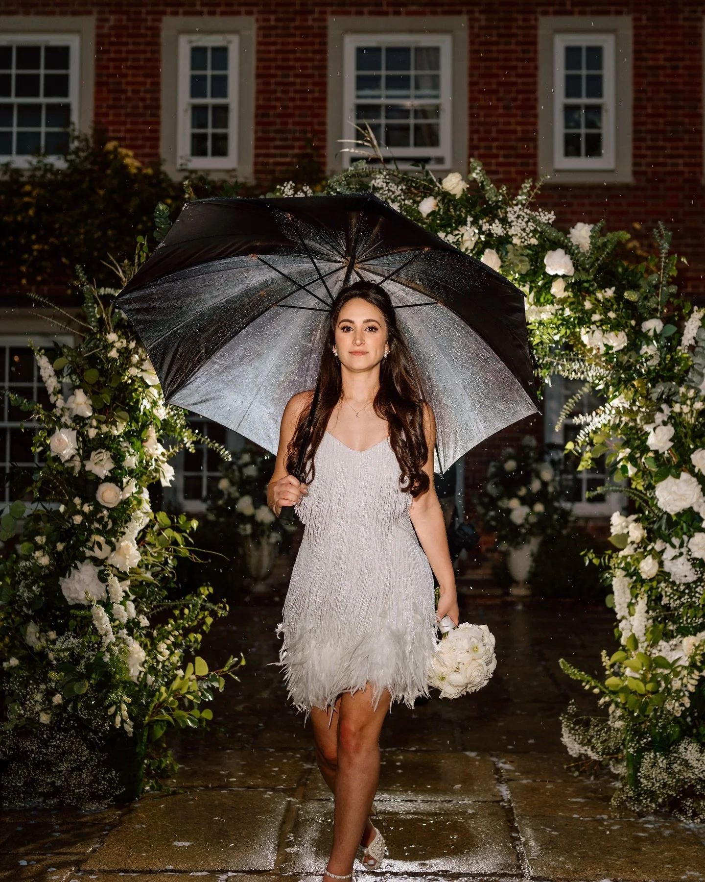 April showers on your wedding day? Chanel our bride Parisa and own that weather - bouquet in one hand and umbrella in the other! 💐 ☔️
Photography by @fireandice
⠀⠀⠀⠀⠀⠀⠀⠀⠀
bridal bouquet, luxe wedding flowers, artisan wedding florist