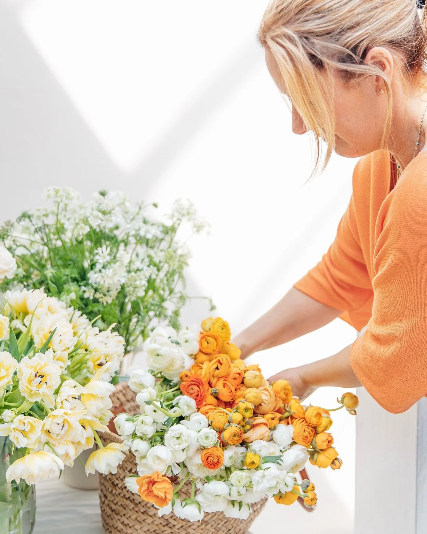 Calling all brides planning weddings for 2027 and 2028 - lets talk about the wedding flowers of your dreams. Did you know you can now use our online wedding floral design guide? This brochure is a small collection of our previous work designed to to 