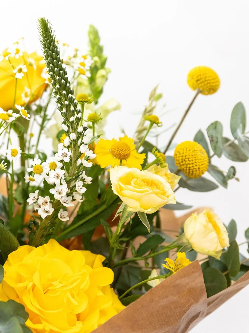 Sunshine Smile, Fresh Flower Bouquet, Detail View.