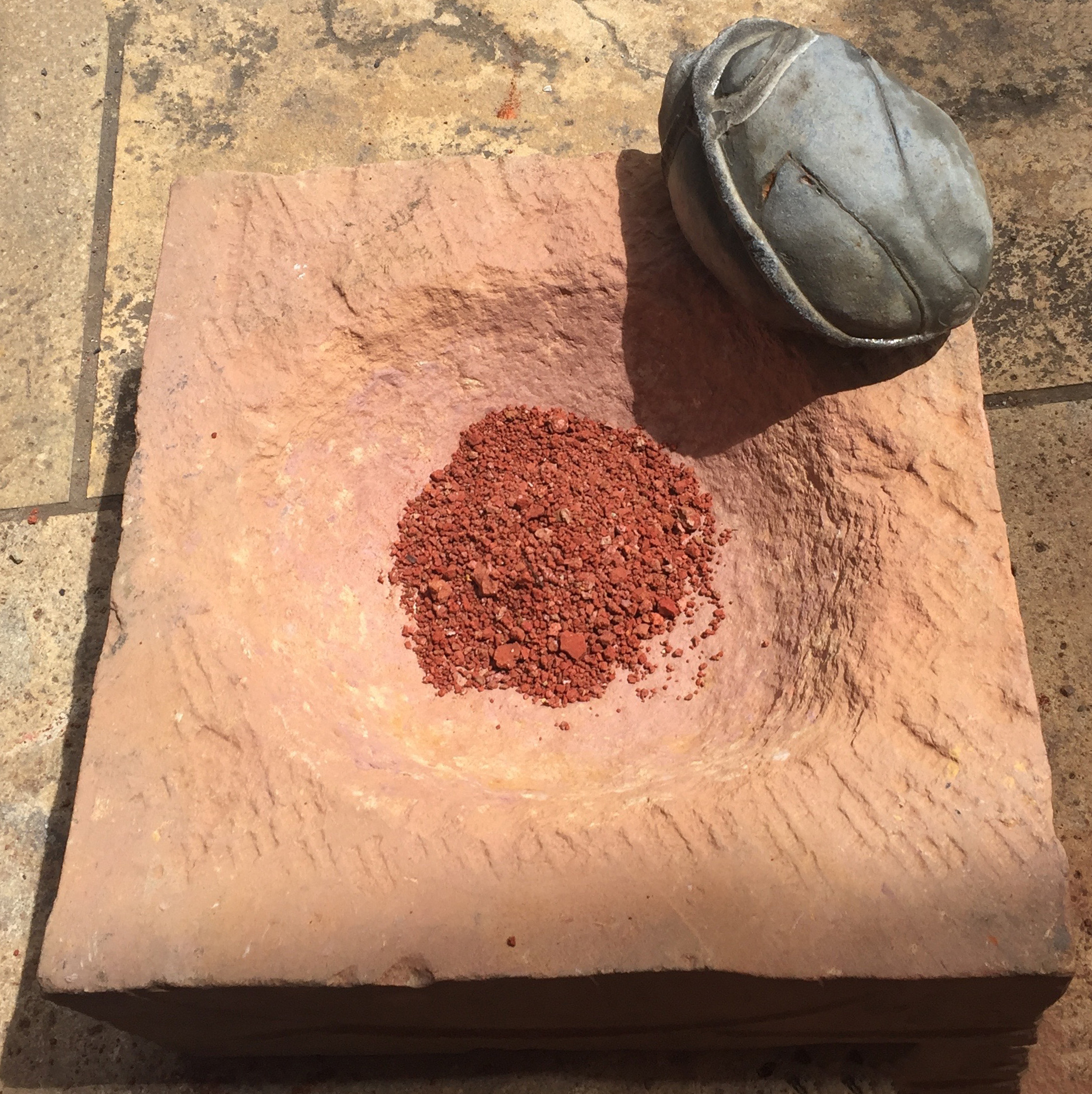 Stone mortar with bigger fossil to process bigger quantities