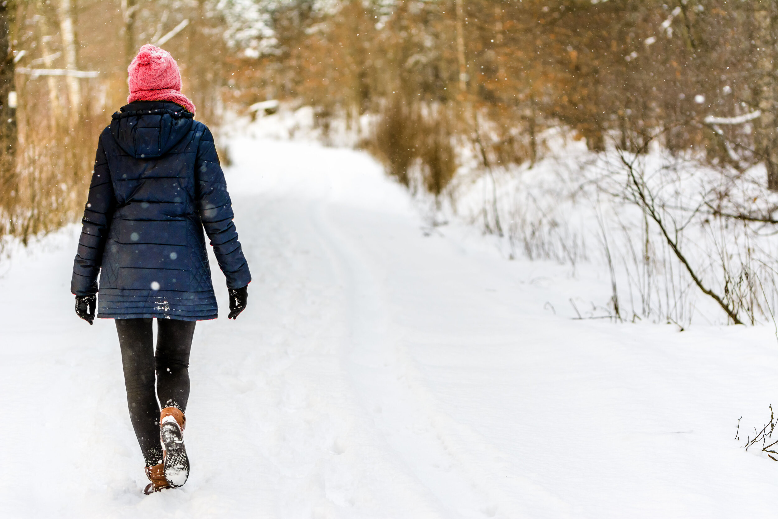 What to Wear When Walking in Winter — 99Walks