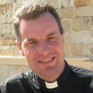 fr-dominic-howarth.jpg