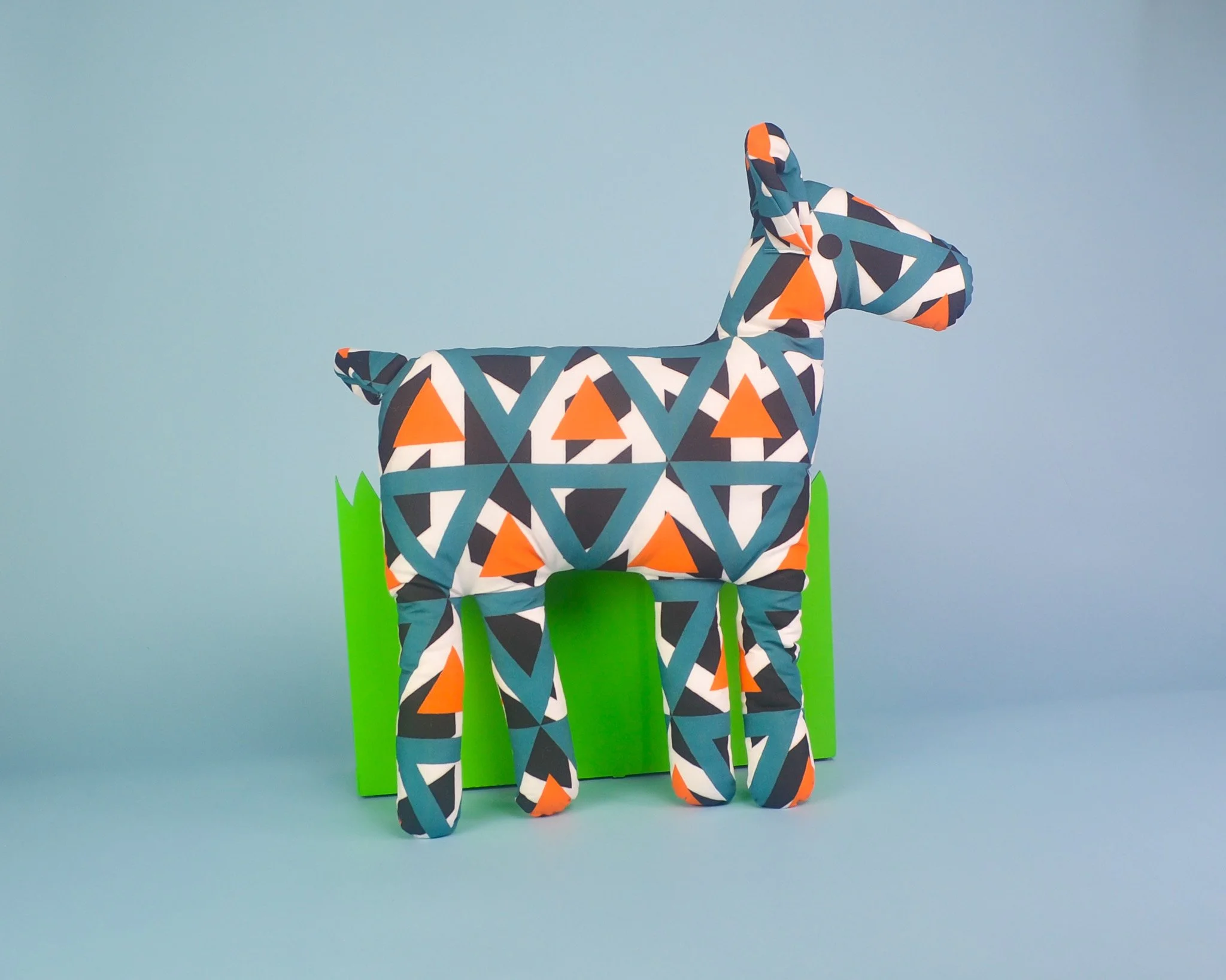 teal-nacho-llama-grass-R.jpg