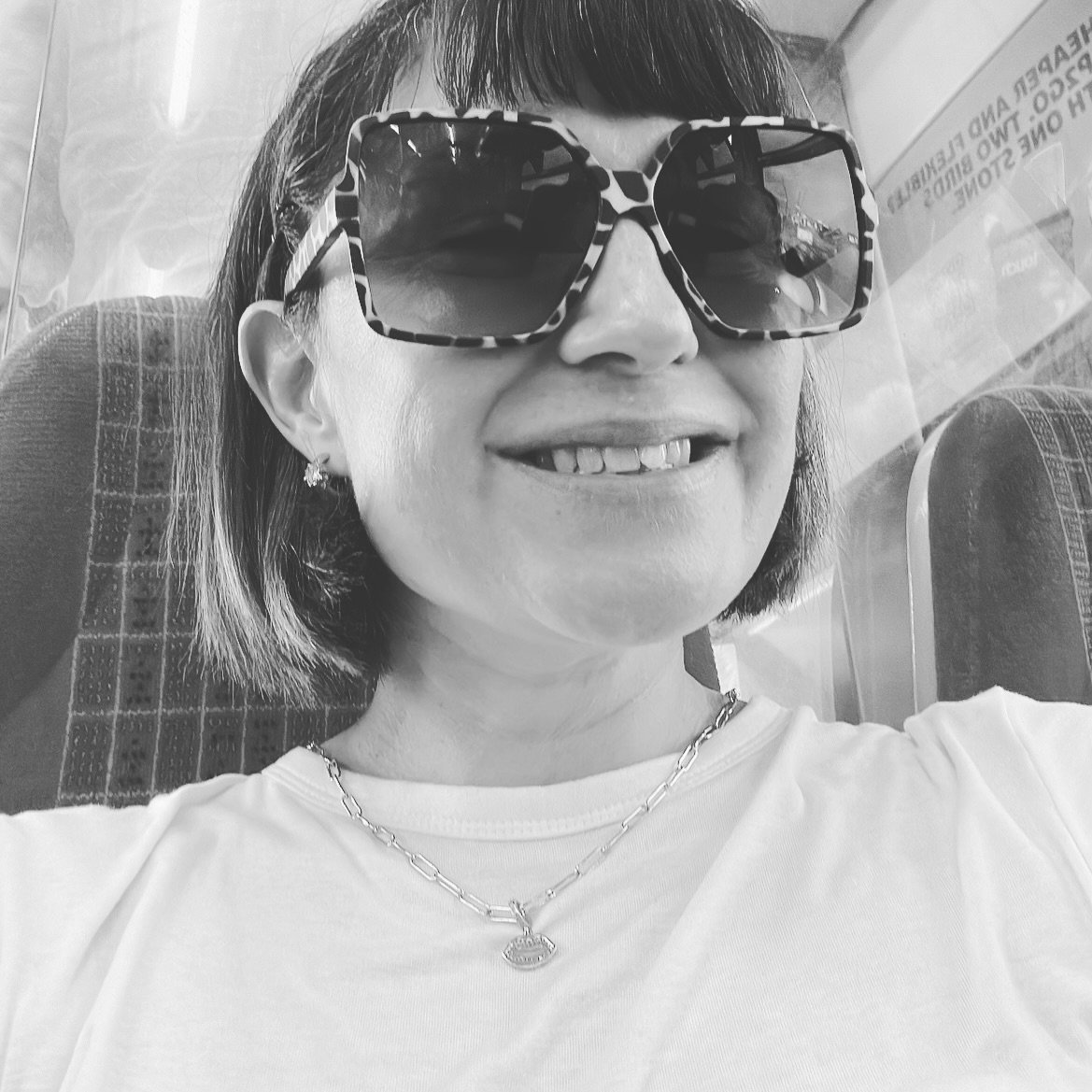 Is it the cash smile? Who knows, but I&rsquo;m rich in my heart! Thanks @cookingvinylpublishing for having me at #CVPsynccamp this week 🇬🇧❤️🎶 I&rsquo;m inspired and in awe having worked with such cool and amazing people-legends! Merciii from the q