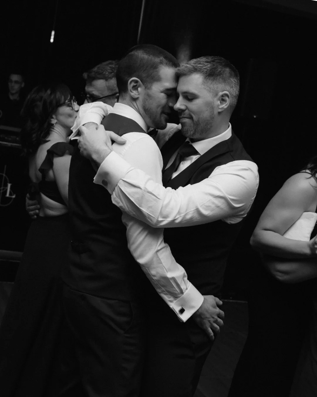 L &amp; M - des moments touchants, j&rsquo;en ai vu &agrave; la pelle cette journ&eacute;e-l&agrave;! Plus d&rsquo;une fois, j&rsquo;ai eu les yeux plein d&rsquo;eau devant autant d&rsquo;amour, autant entre eux que de leurs proches envers eux 🤍 je 