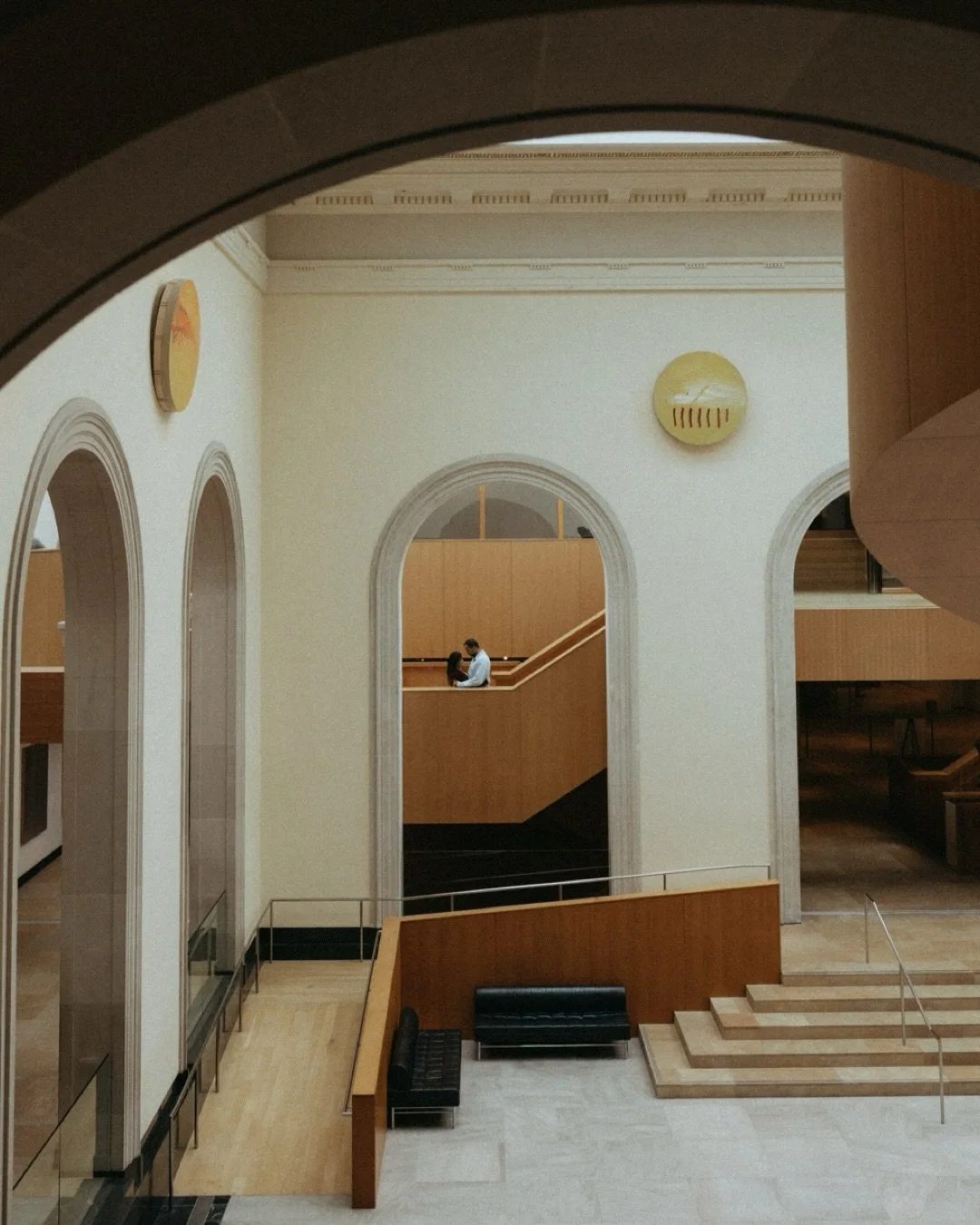 Snaps from my last visit at the AGO, one of my favorite spots in Toronto 🤍 I cannot get over how breathtaking this place is!