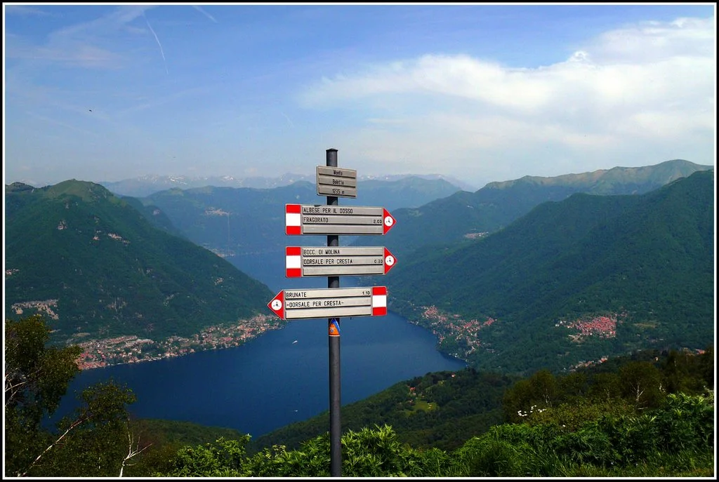 Monte Bolletto segnavia.jpg