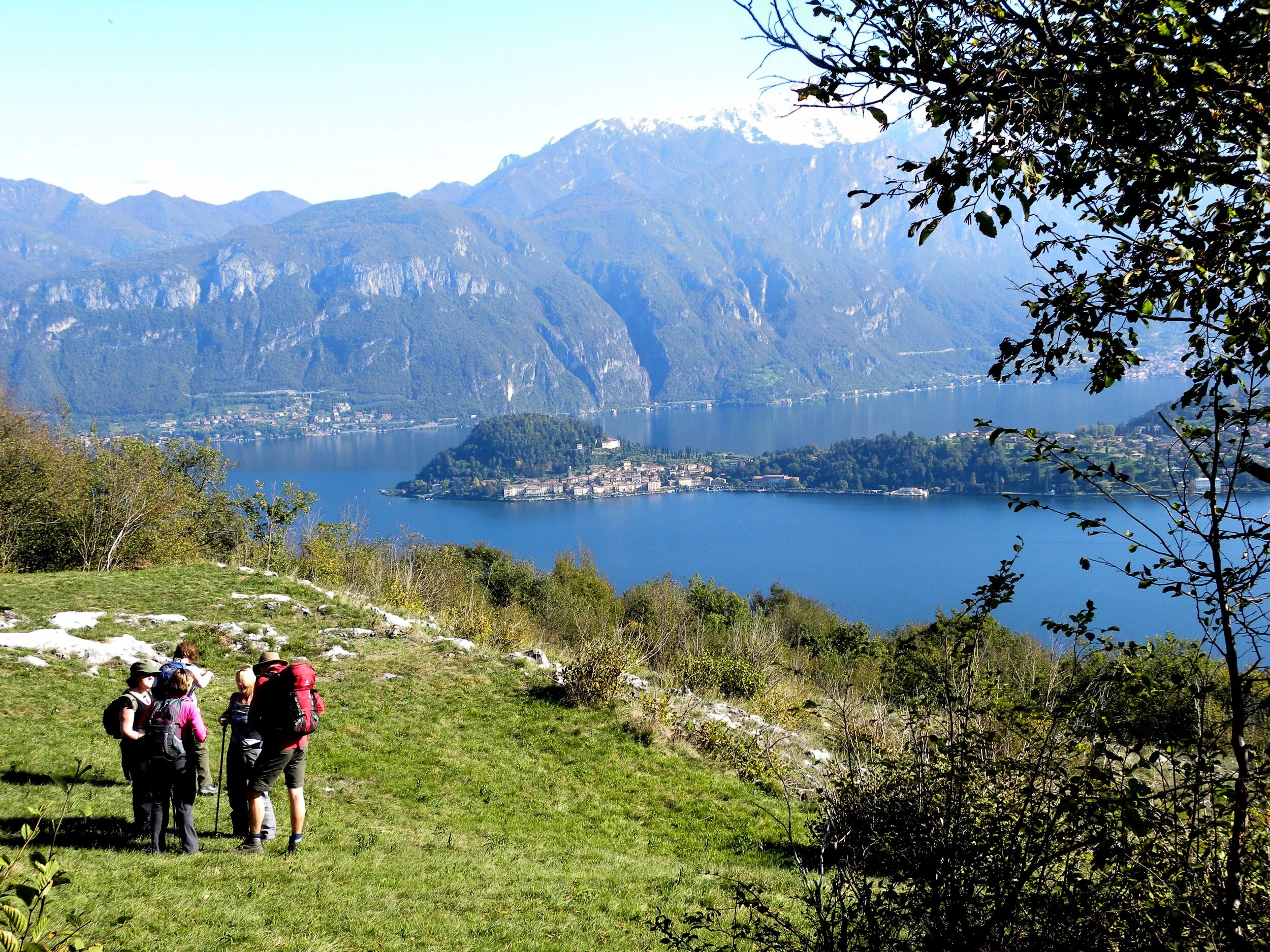 Scenic guided walk - Centre Lake Como   