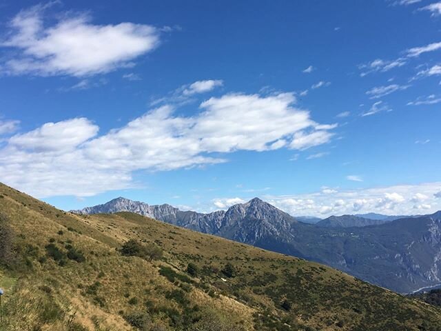 🌈 #progetto7vette2020 #montesanprimo 🥾#inlombardia #inmontagnaconlaguida #prealpilombarde #northlakecomo #lakecomo #lakecomomountains #modernhikers #lakecomohiking #hikinglakecomo