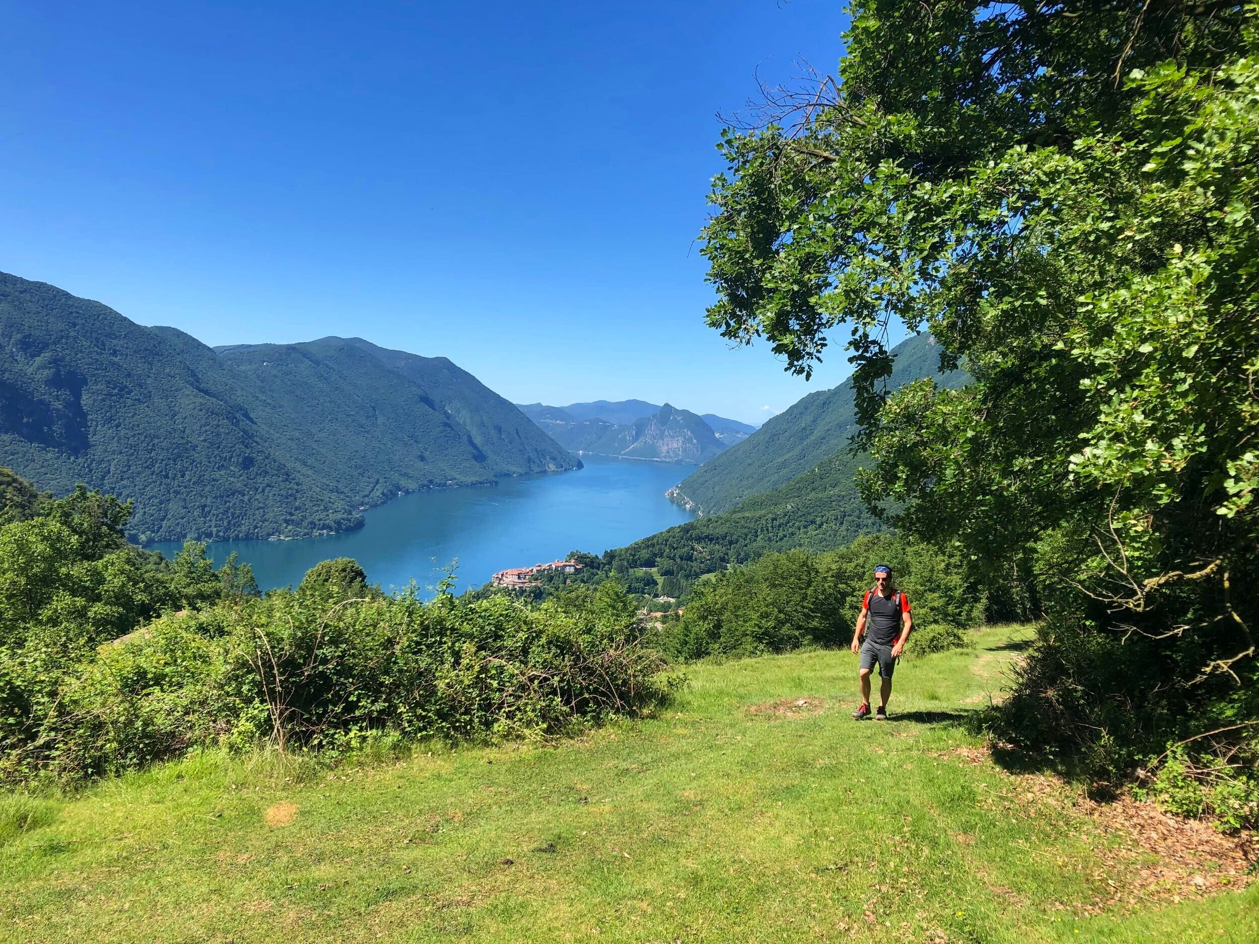 LR_valsolda-ranco_hikingcomolake.jpg