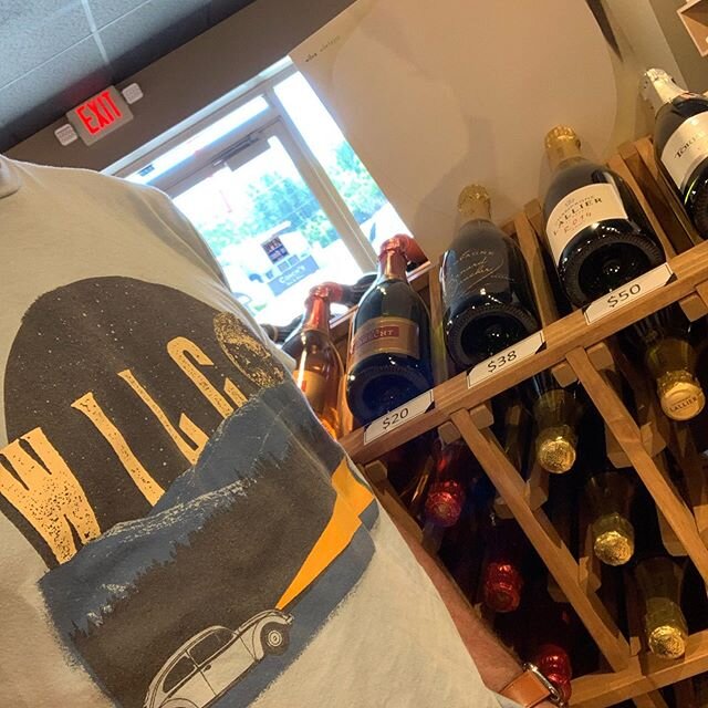 Sunday again so Wilco 👕 day  Getting the shop ready for a photo shoot and interview tomorrow 🤩. If anyone does need good wine today stop by. I&rsquo;ll be here for awhile 🥂  #thetweedyshow #wilco #lighthousewineshop #odetojoy #loveiseverywhere #mi