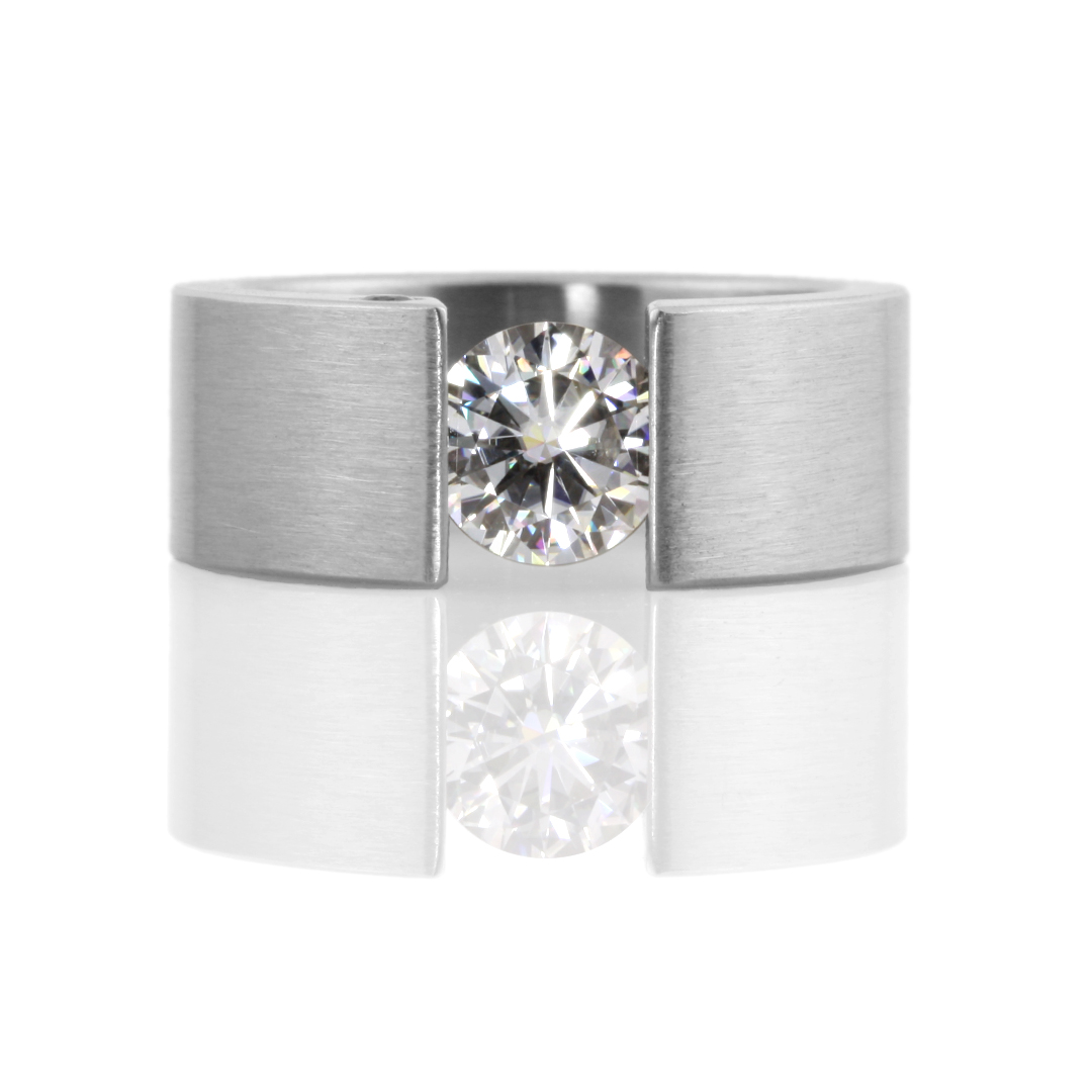 'the one' for round cut stone