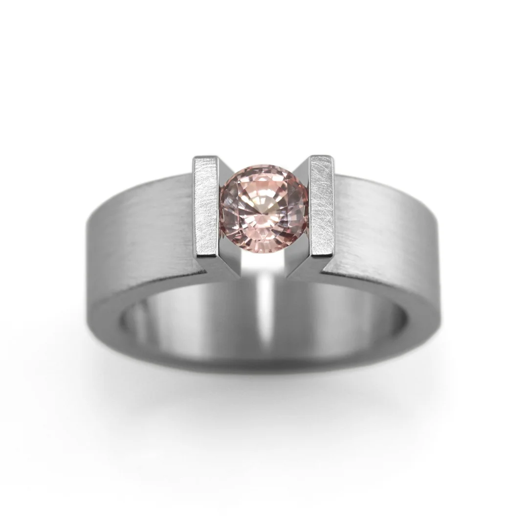 upright prong setting for round cut stone 