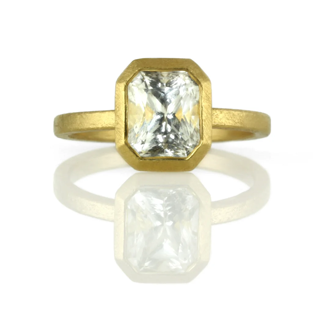 Au_bezel_Sapphire_djd.jpg