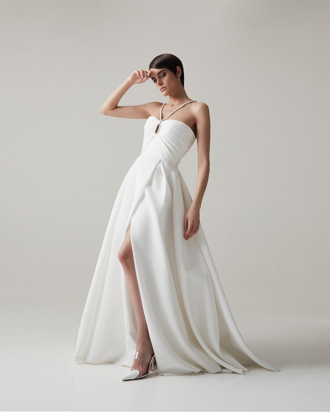 Defined through structured drapes, glamorous accessories and geometric lines, 'Elleni' is a show-stopper💫 ⠀⠀⠀⠀⠀⠀⠀⠀⠀
⠀⠀⠀⠀⠀⠀⠀⠀⠀
#silk #minimalisticshoot #minimalisticstyle #2024collection #moderncollection #lookbook #newdesigns #newdresses #realbrides