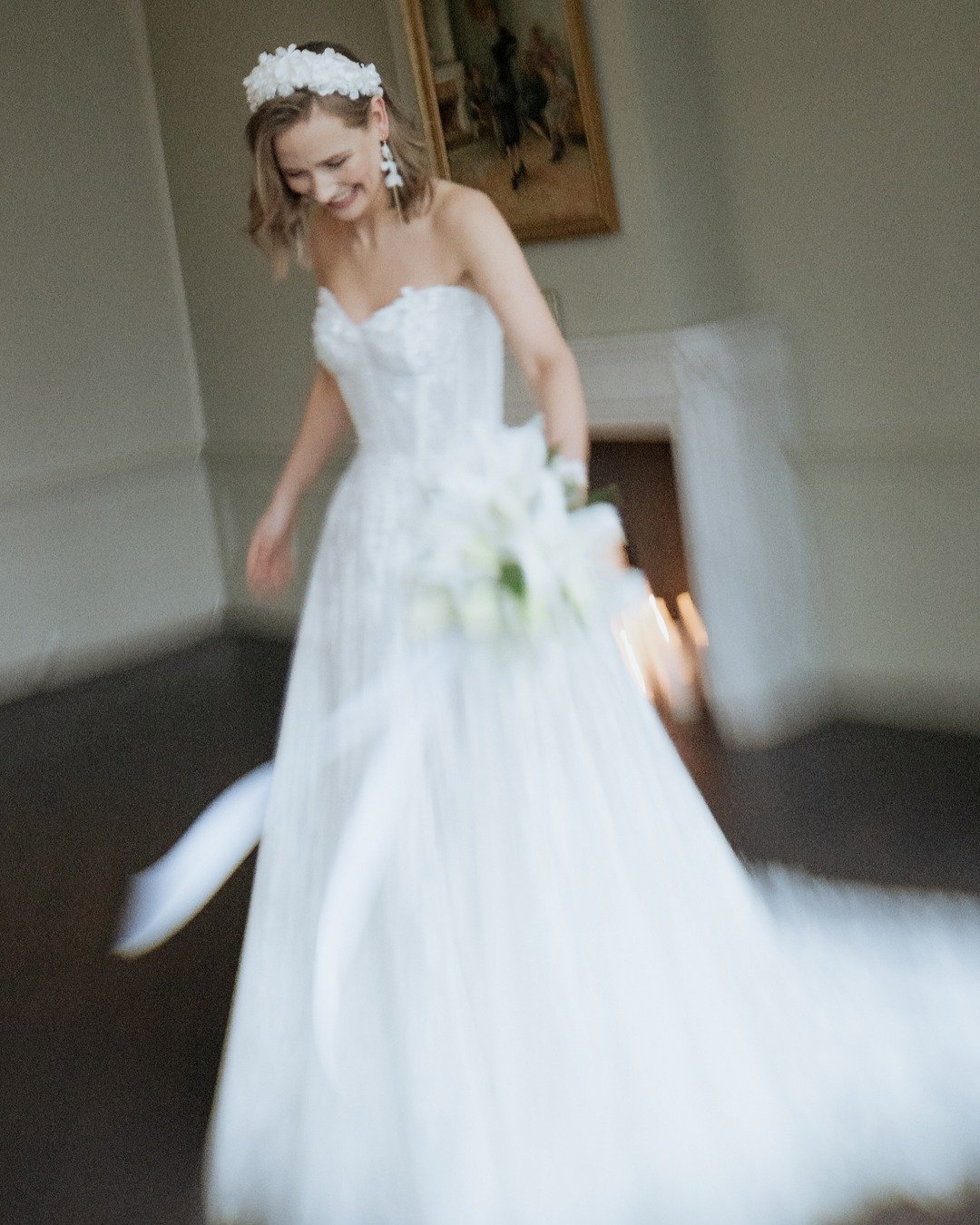 Featherlight ballgown &quot;Magnolia&quot; with embroidered tulle and a custom corset....

Who says you can't dance th night away in a ballgown?!?

📷 Sonja Koning
💄 Sandra Bierens