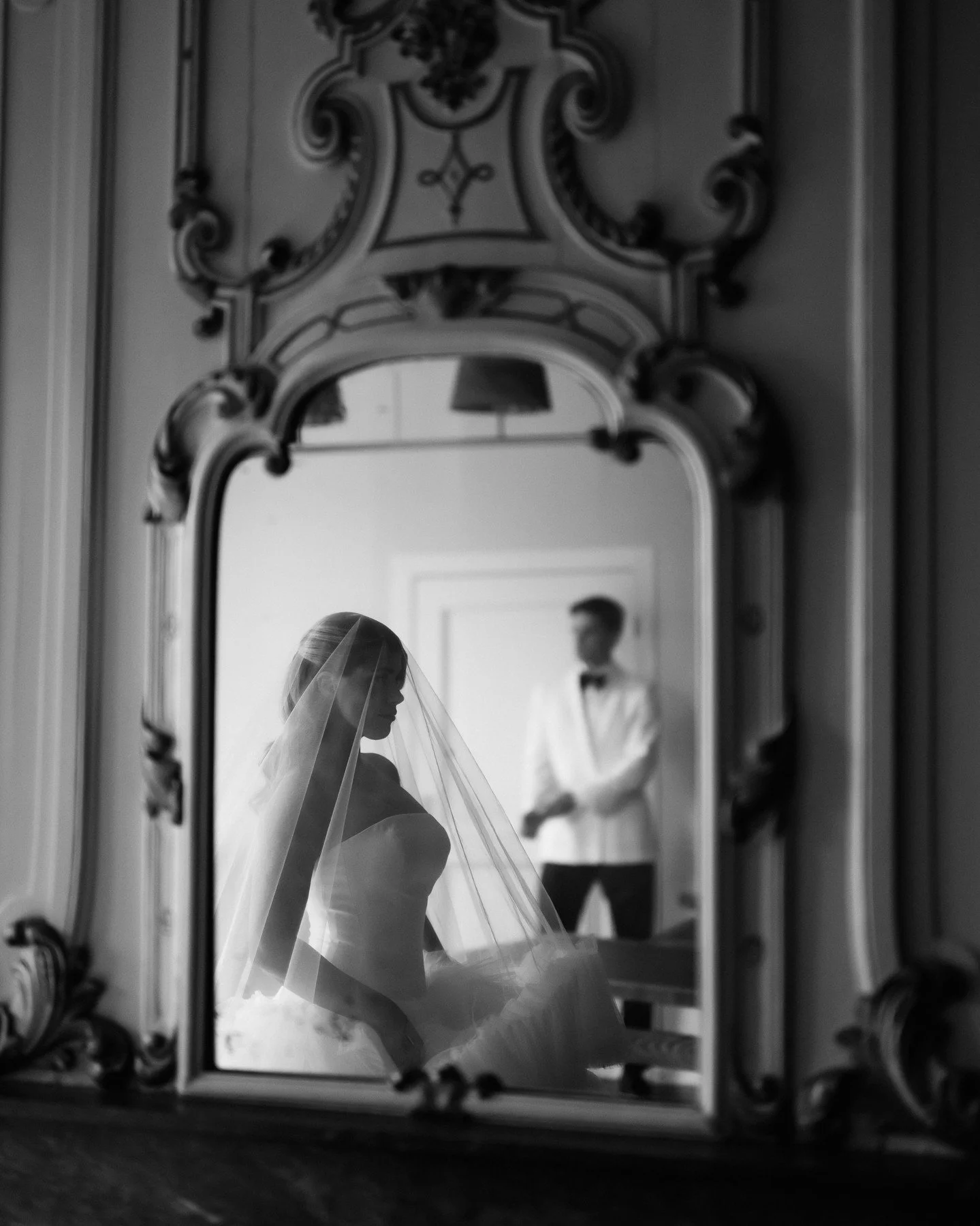 A shout out to this wonderful team. 
We created magic!!! 

Photographer  @demis_design
Wedding Dress and veil @atelieredwinoudshoornbridal
Makeup and Hair stylist @sandrabierens_bridal
Locatie @kasteelengelenburg
Planner @letoileweddings
Content Crea