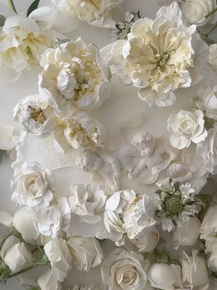 Just wanted to share again the amazing work of the super talent @soocake_ully
⠀⠀⠀⠀⠀⠀⠀⠀⠀
Stunning buttercream works of art.
⠀⠀⠀⠀⠀⠀⠀⠀⠀
⠀⠀⠀⠀⠀⠀⠀⠀⠀
⠀⠀⠀⠀⠀⠀⠀⠀⠀
2026.6.2 💍🤍
⠀⠀⠀⠀⠀⠀⠀⠀⠀
#creamflowrs 
#whitepeony