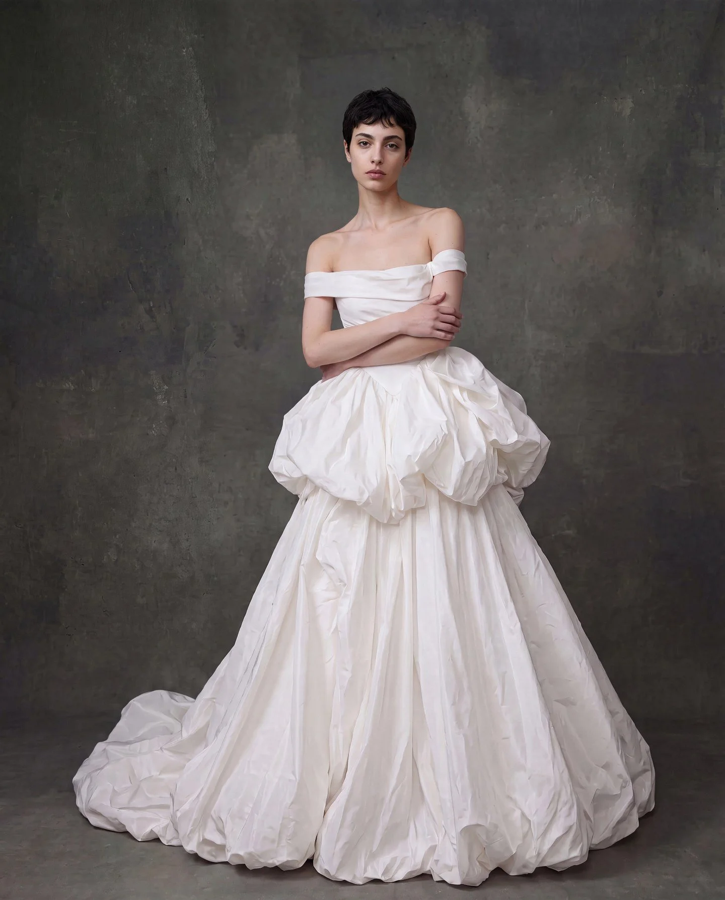 Clouds of Ivory Taffeta and a secret that takes you from day to night.....

'Tafrielle' - We love her!