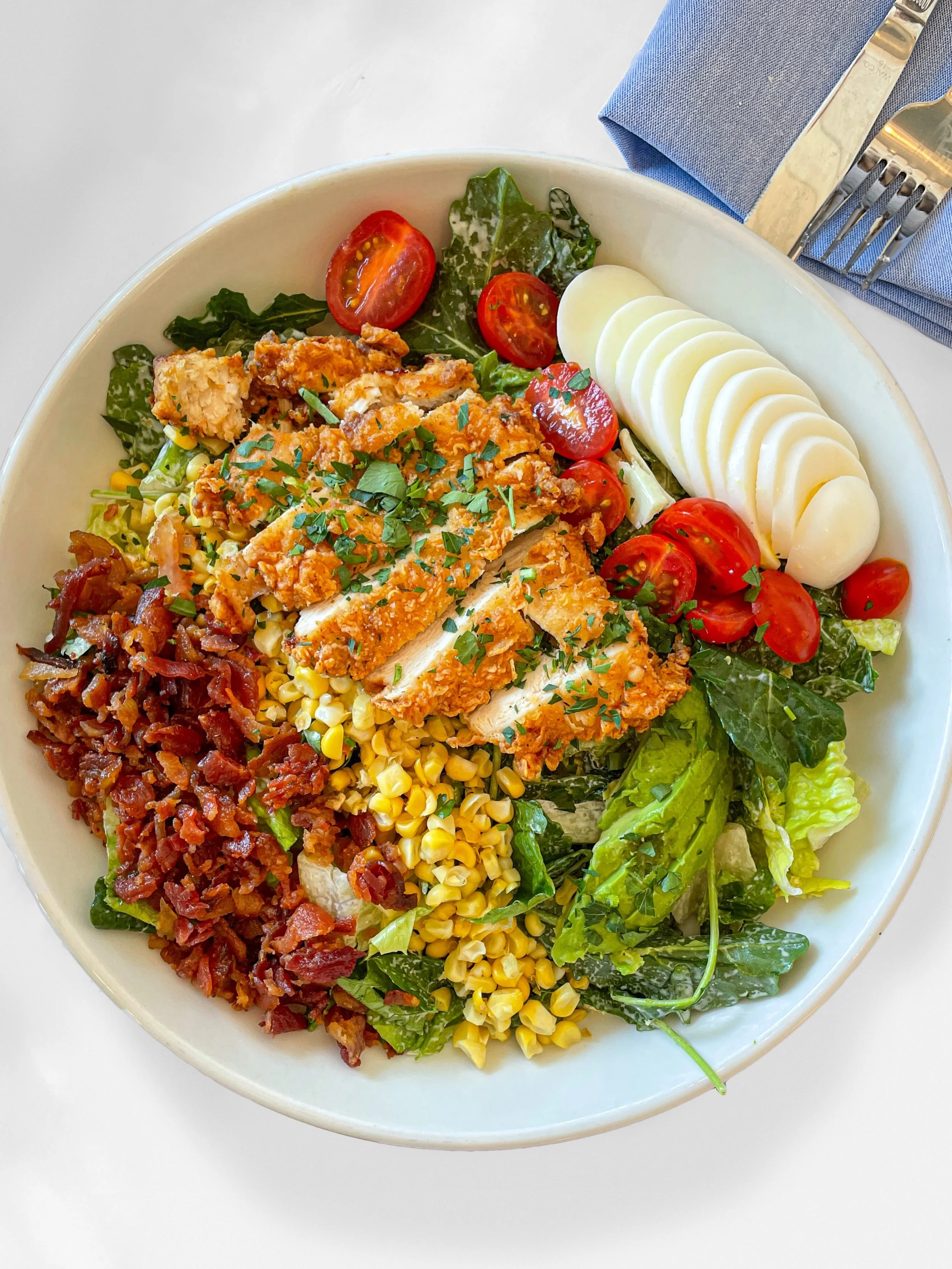How do you take your chicken, salad or sandwich?
📍: @theshedrestaurant 

🥗: Chopped Cobb
🍗: Chicken Sandwich

🍽️: 685 Merrick Avenue, Westbury, NY
.
.
.
.
.
#intheshed #cobbsalad #longislandrestaurants #chickensandwich #lieats