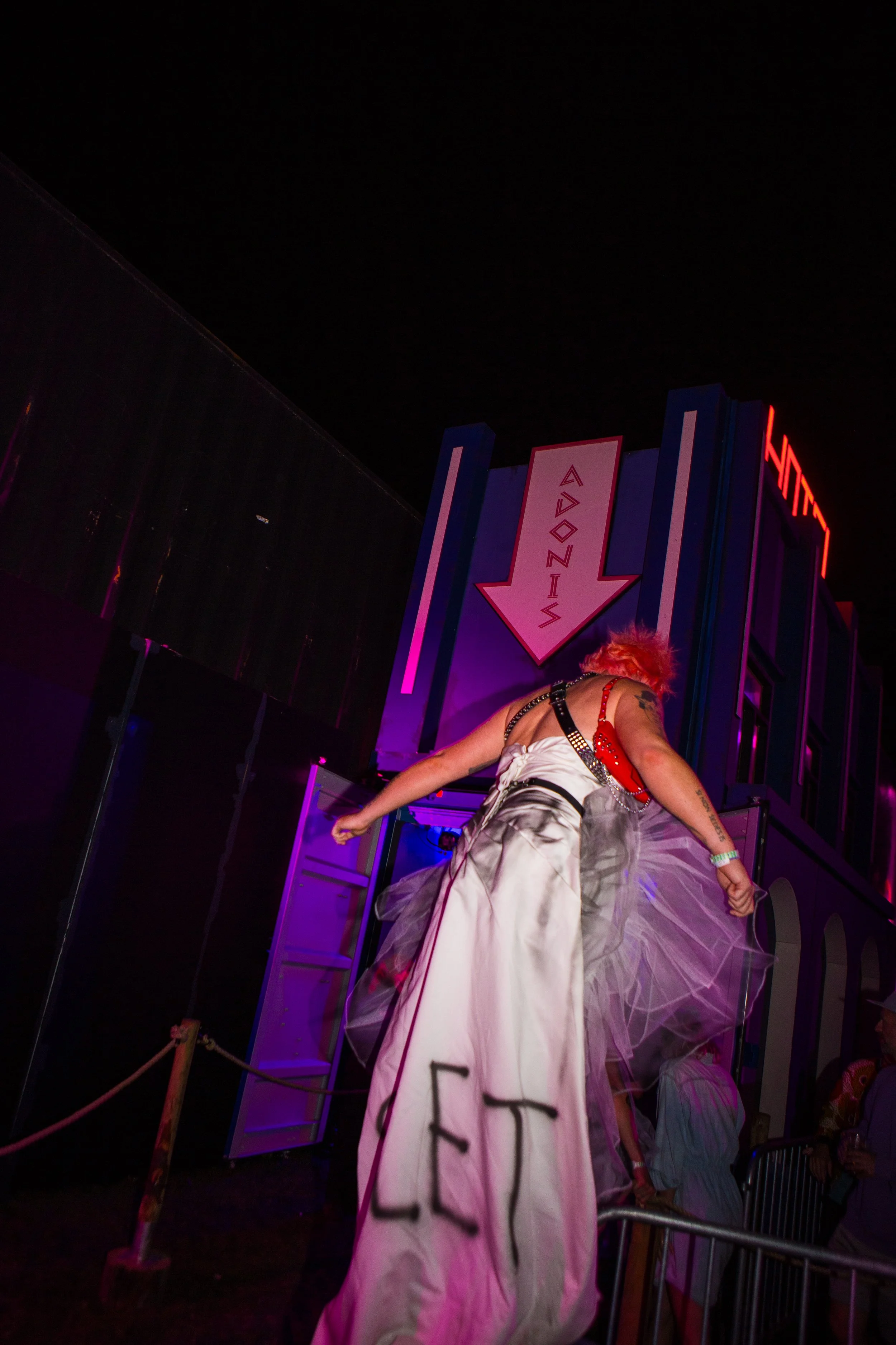 LOWLANDS_2025_ADONIS_Zondag11.jpg