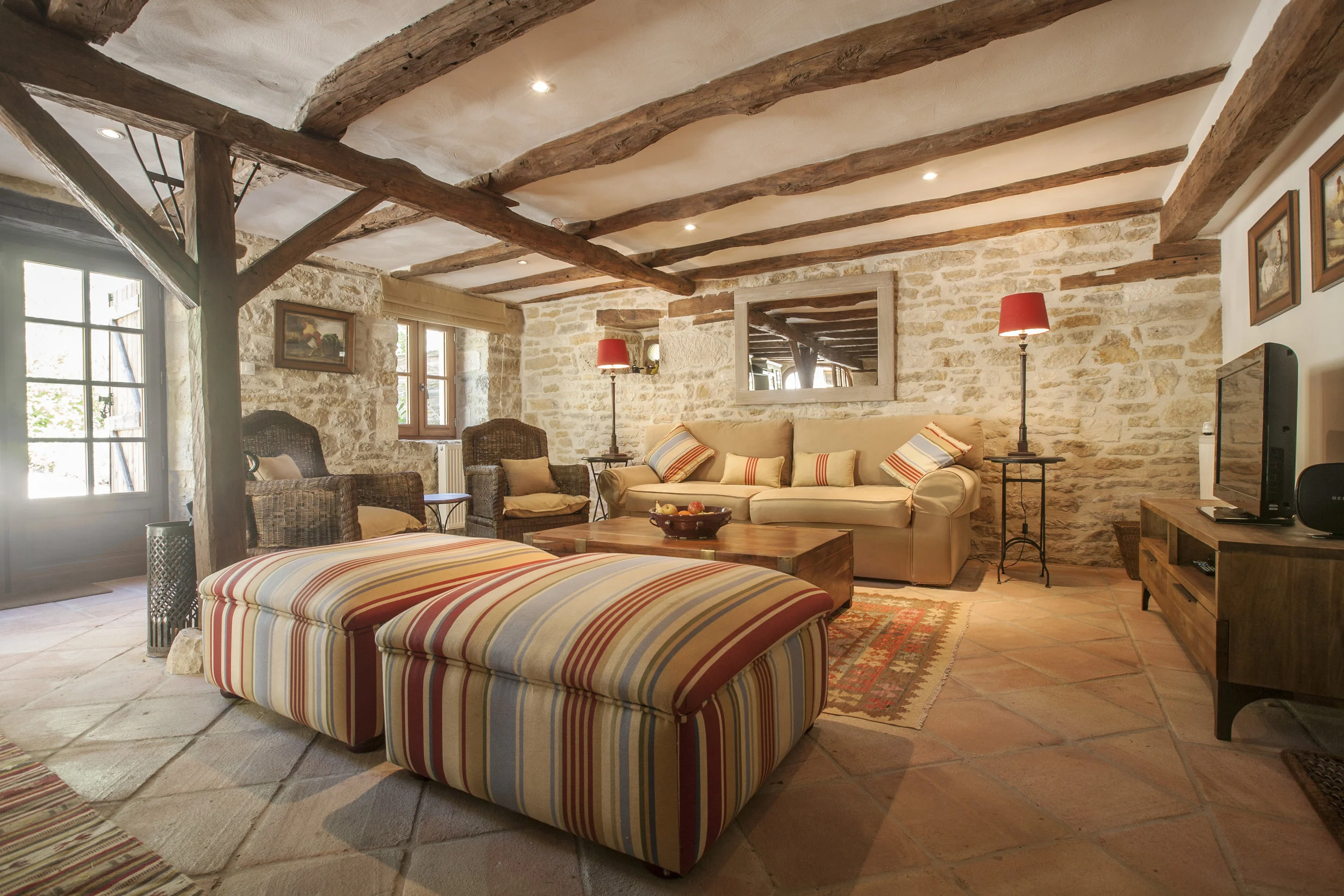 Rouge - Sitting Room.jpg