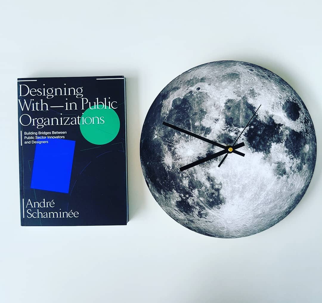 Some believe a full moon is a sign of rebirth and optimism (at least that's what our new office clock tells us). Some believe design thinking/service design is a sign of rebirth and optimism for Public Organisations (at least that's what Andre Schami