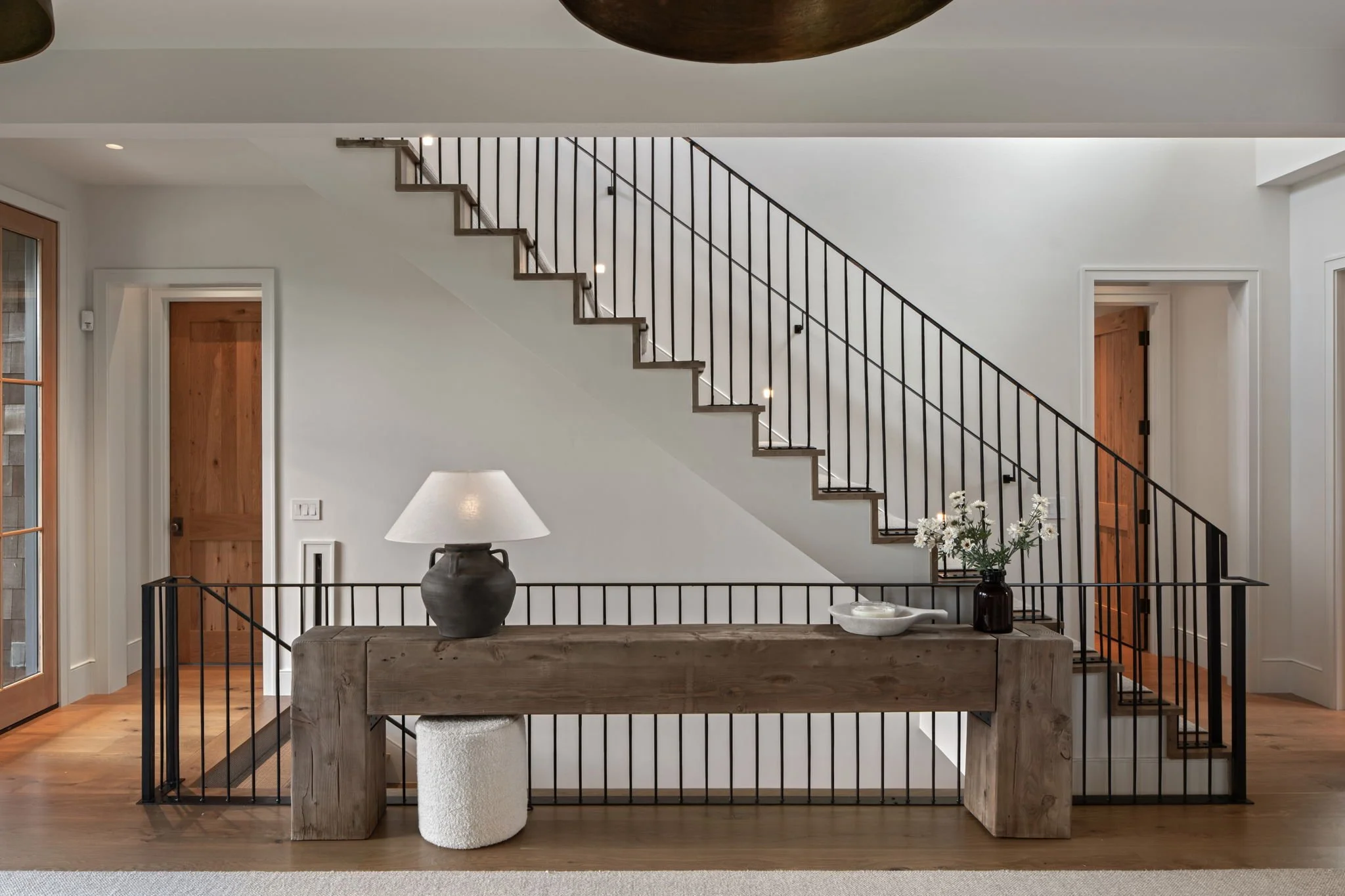 25-web-or-mls-Lakeview Dr-0024.jpg