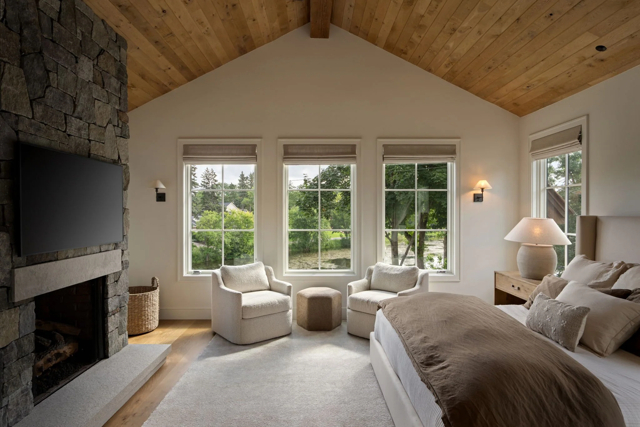 32-web-or-mls-Lakeview Dr-0031.jpg