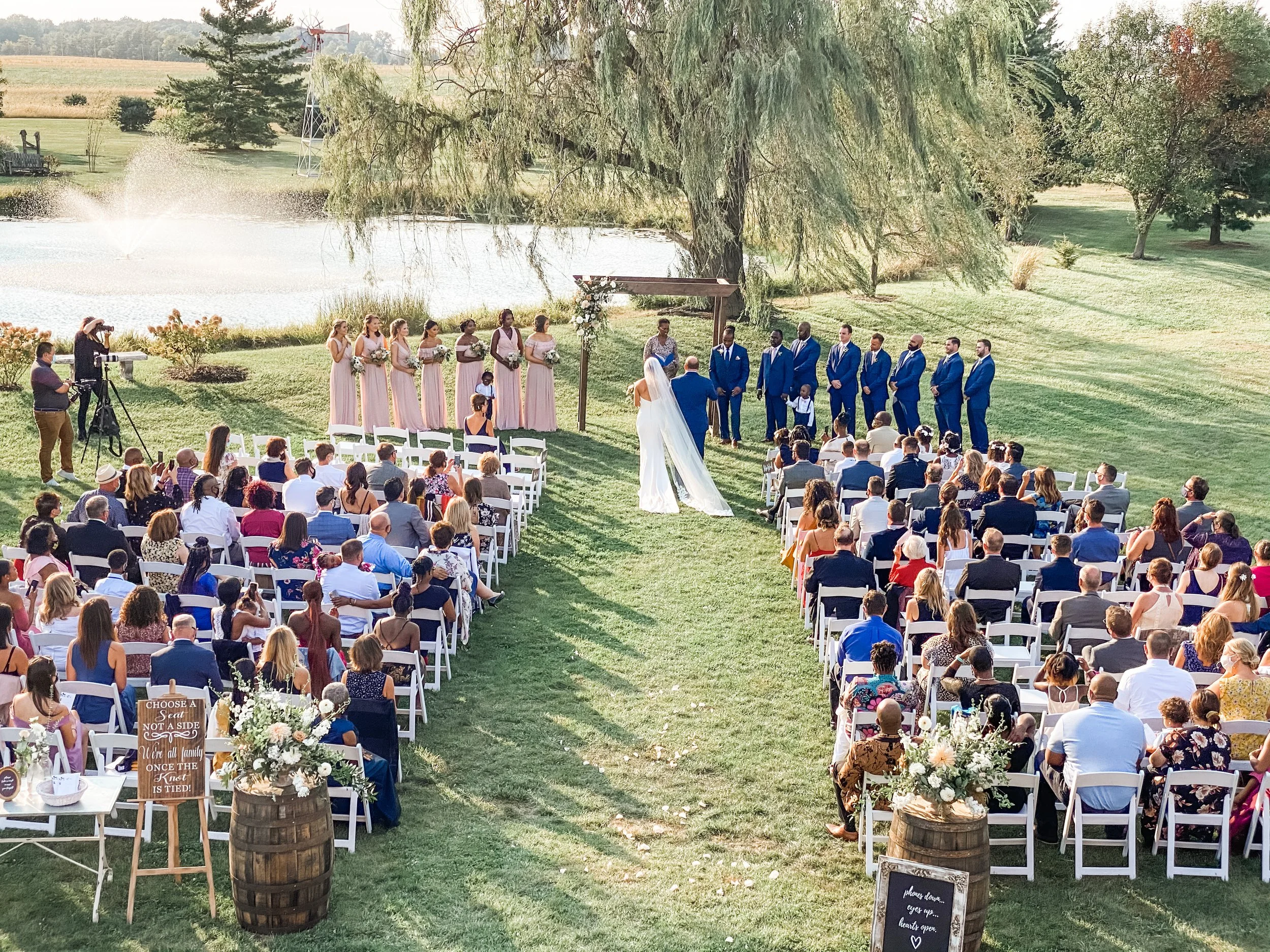 HOW TO CREATE A WEDDING GUEST LIST (WITHOUT THE STRESS!)