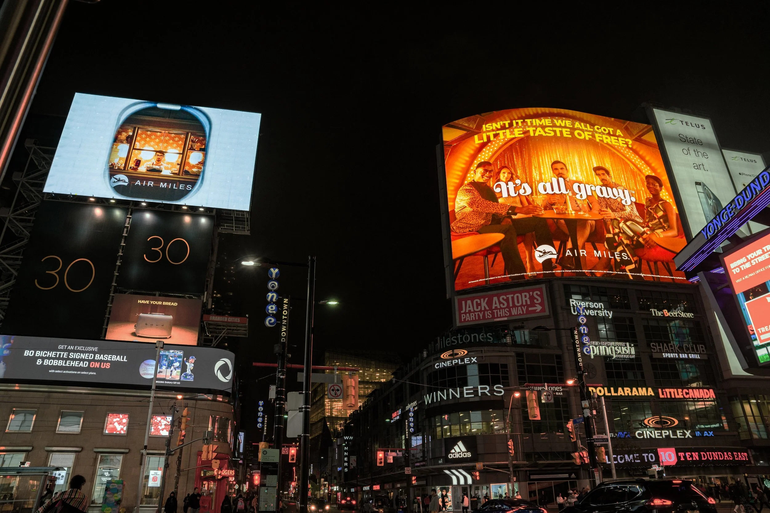 AirMiles_YongeDundas_2.jpg