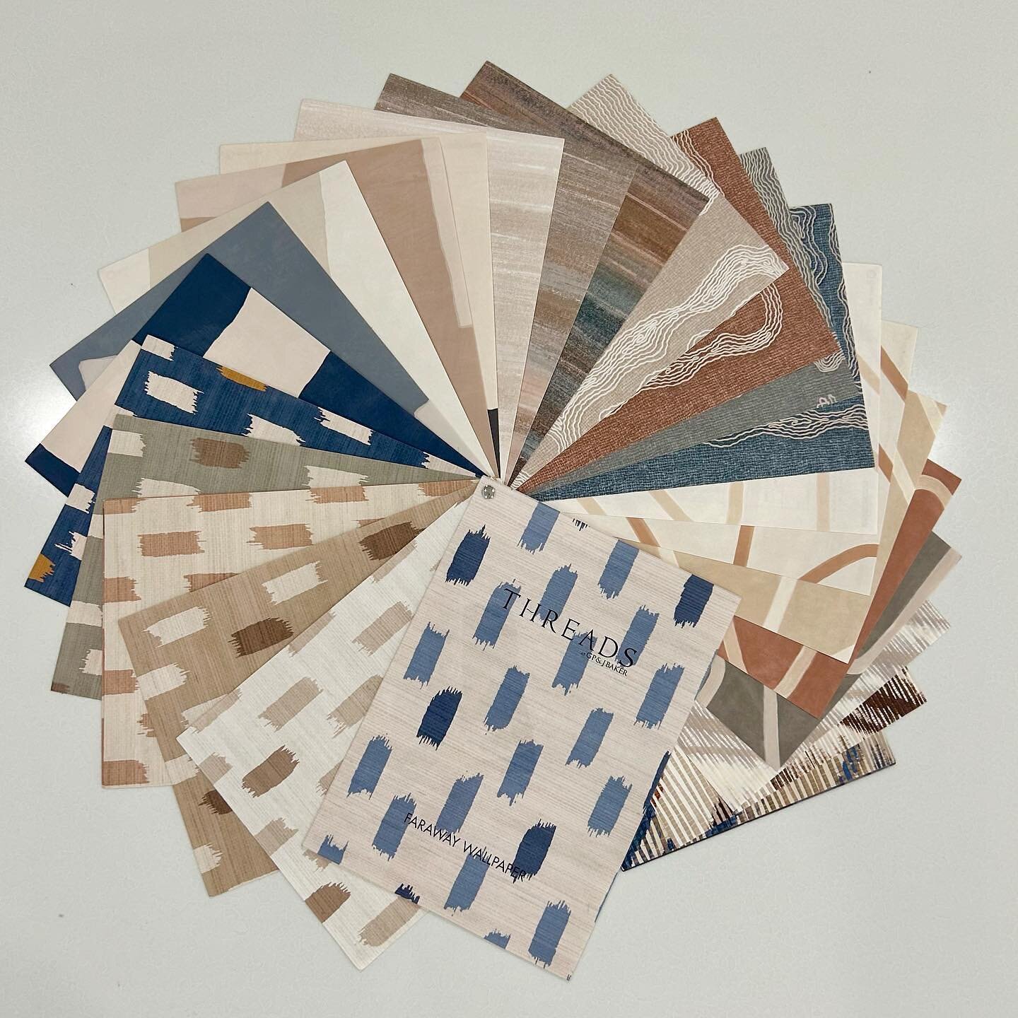 So many new collections of wallpapers and fabrics, just in time for the new season. With gentle washes of color in subtle hues, make the perfect chic statement. @romo_fabrics @gpjbaker