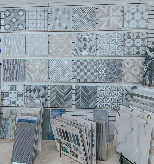 Tuesdays are for tile .
.
.
.
.
#tile #waterjetmosaic #marble #pattern #bathroomdesign #bathroomrenovation #clientshopping