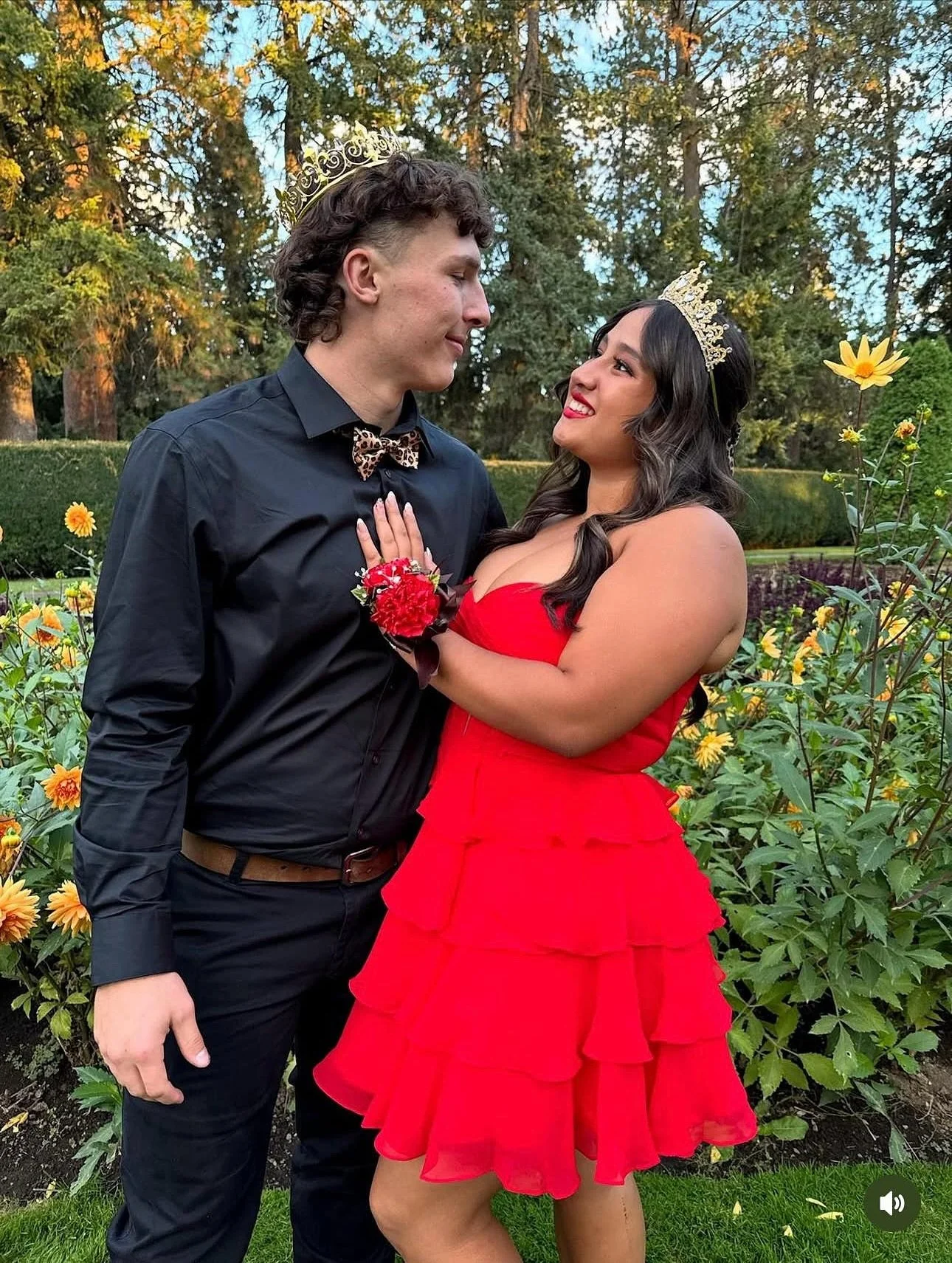 The red carpet moments you&rsquo;ve all been waiting for ❤️✨

#believebabes #believeprom #hoco2025 #hocodress #homecomingdress